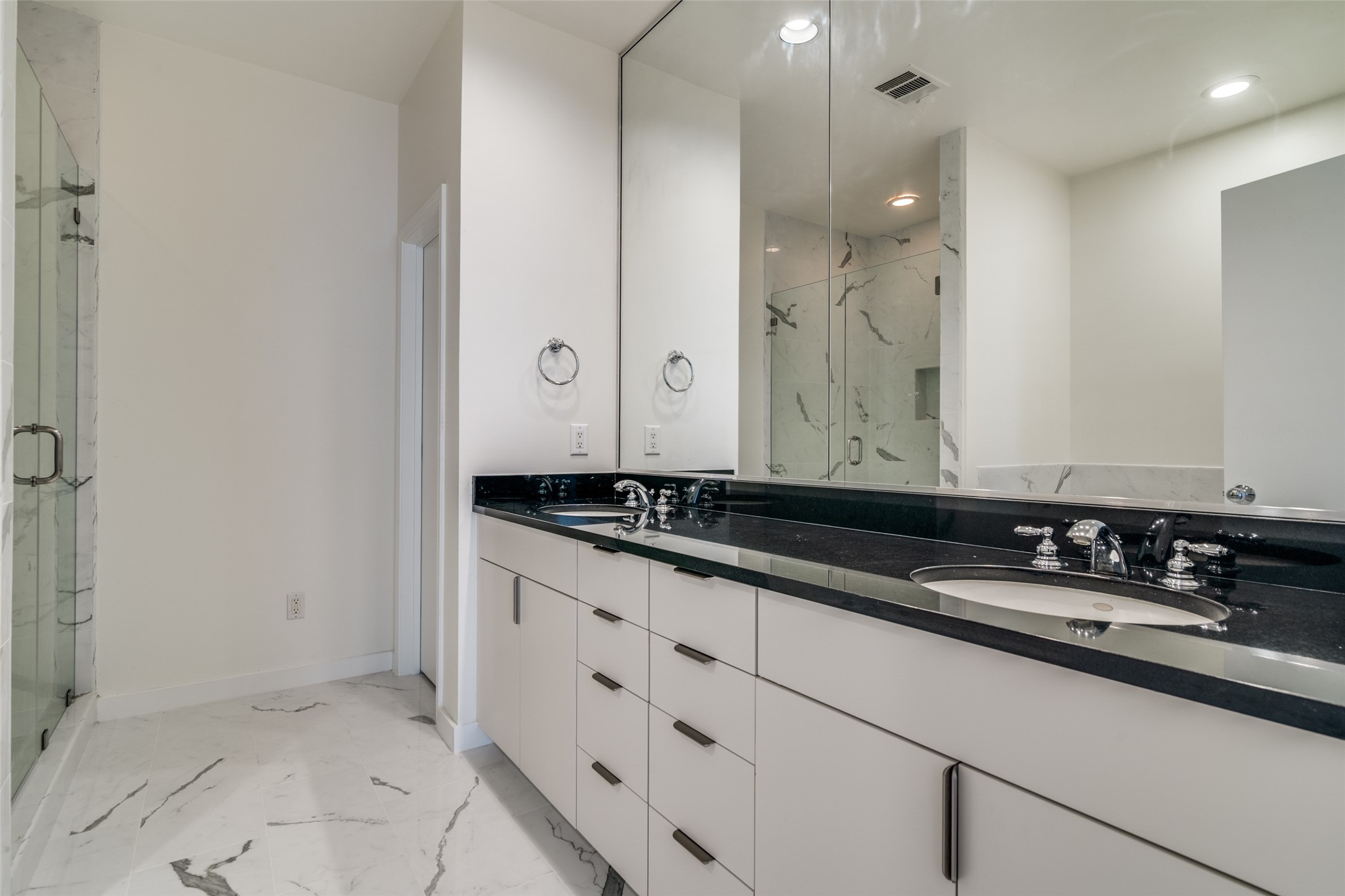 3251 Cambrick Street 13