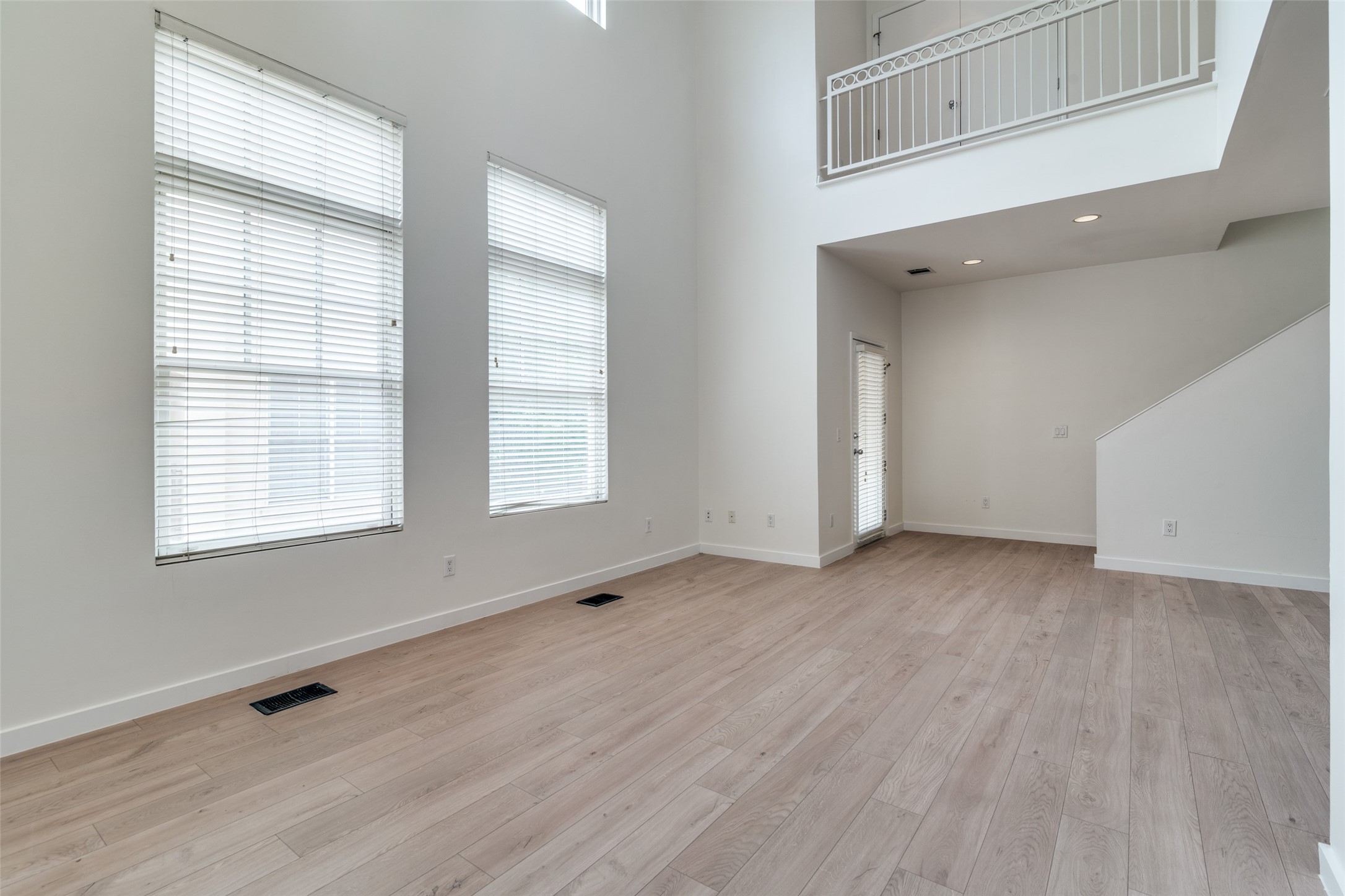 3251 Cambrick Street 13