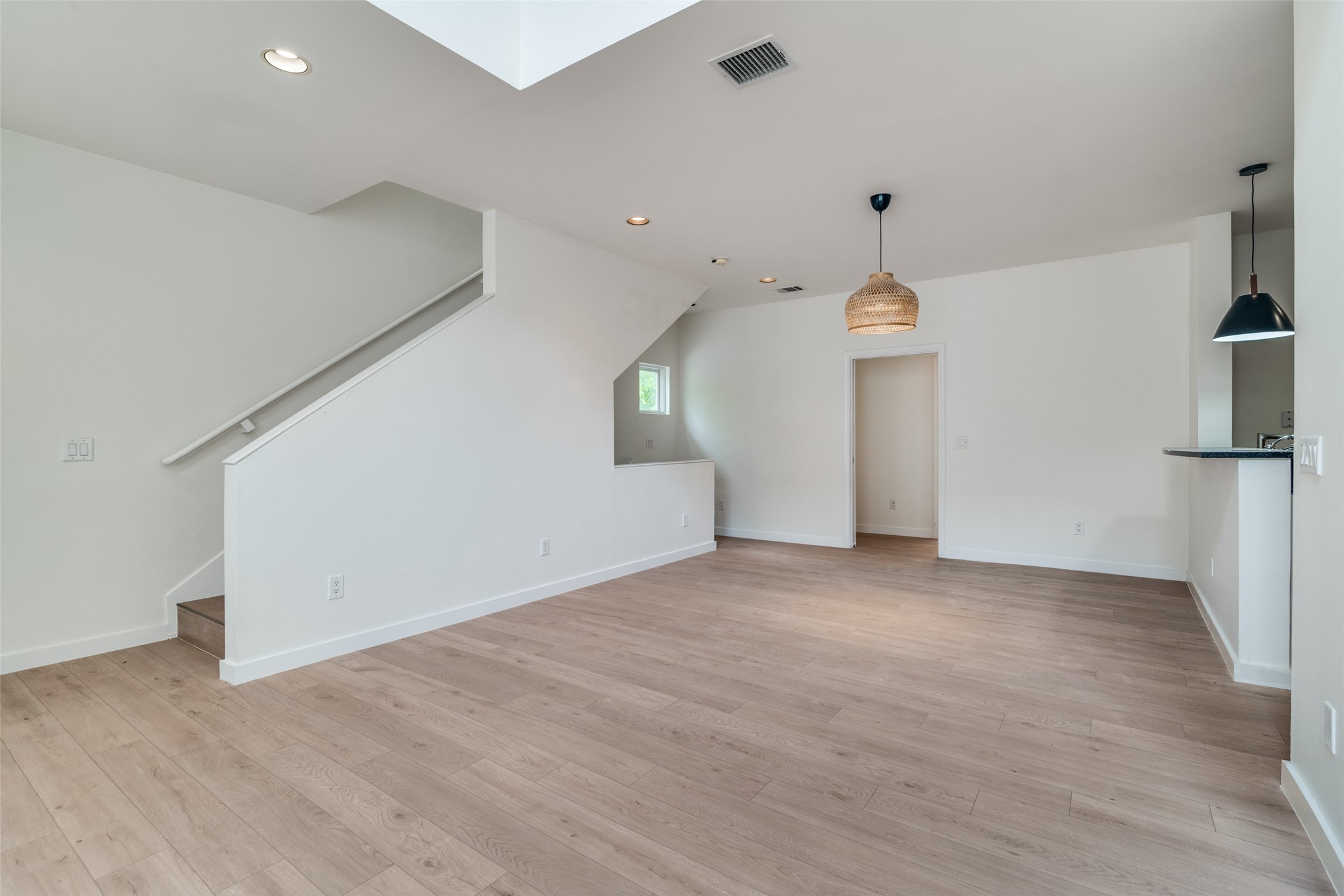 3251 Cambrick Street 13