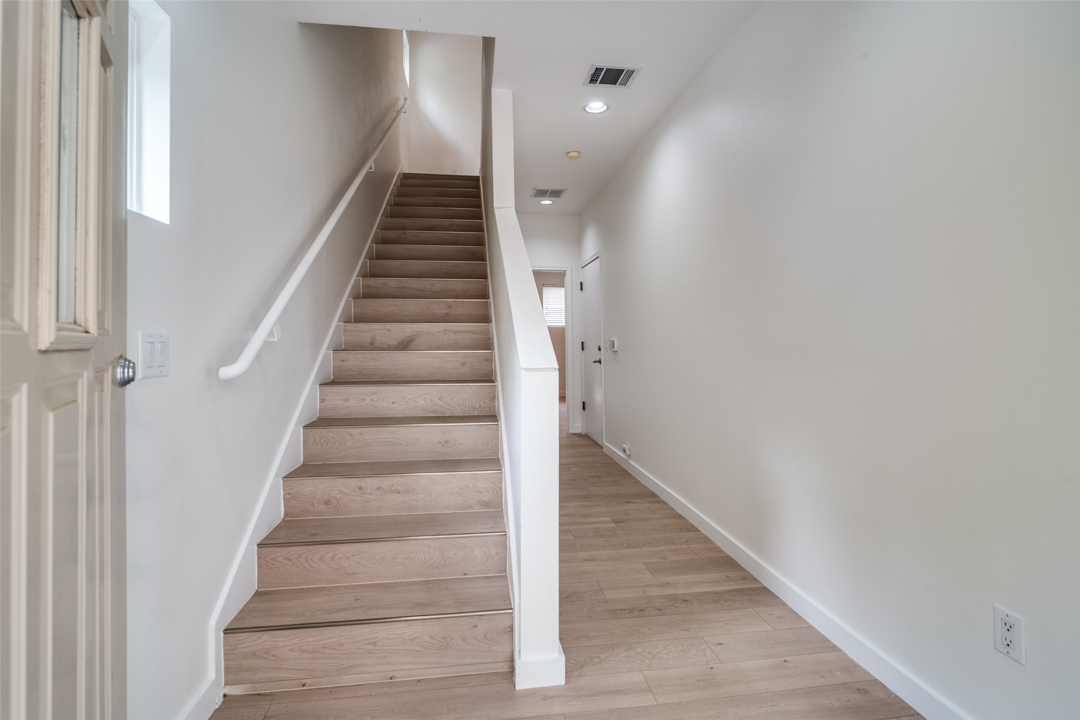 3251 Cambrick Street 13