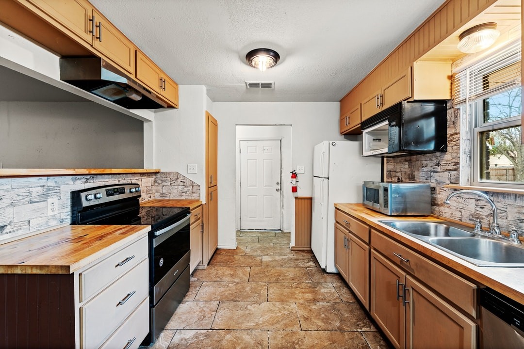 2005 Tippy Terrace
