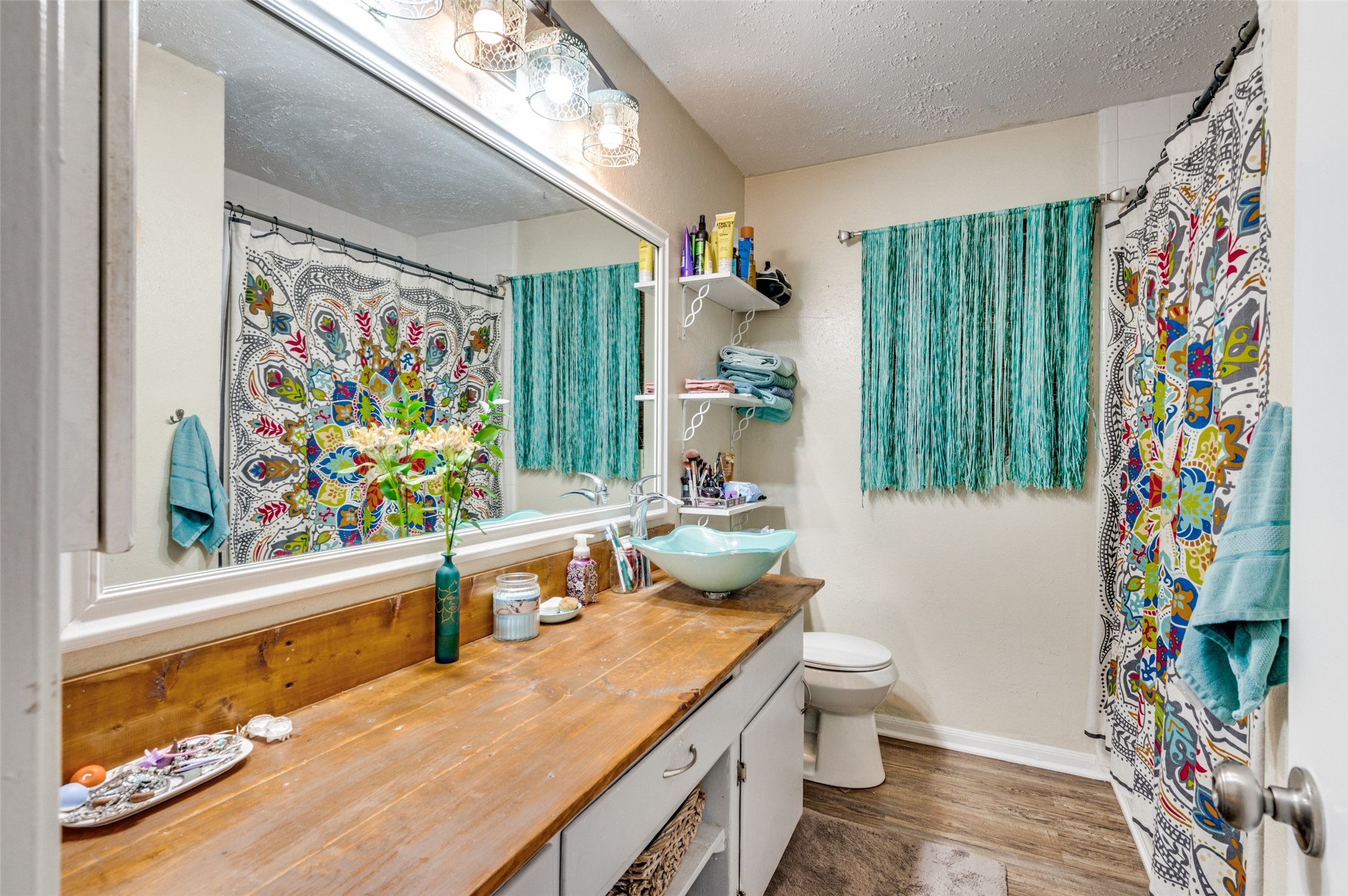 7037 Crabtree Lane