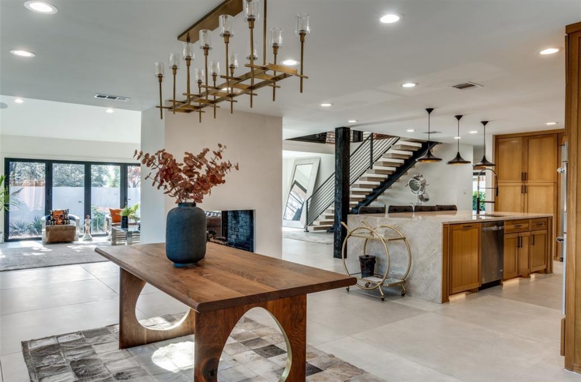 9611 Fallbrook Drive