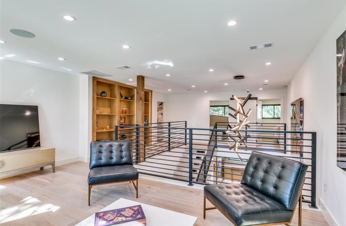 9611 Fallbrook Drive