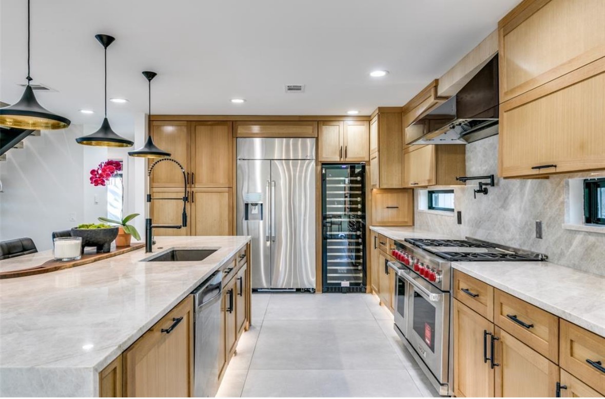 9611 Fallbrook Drive