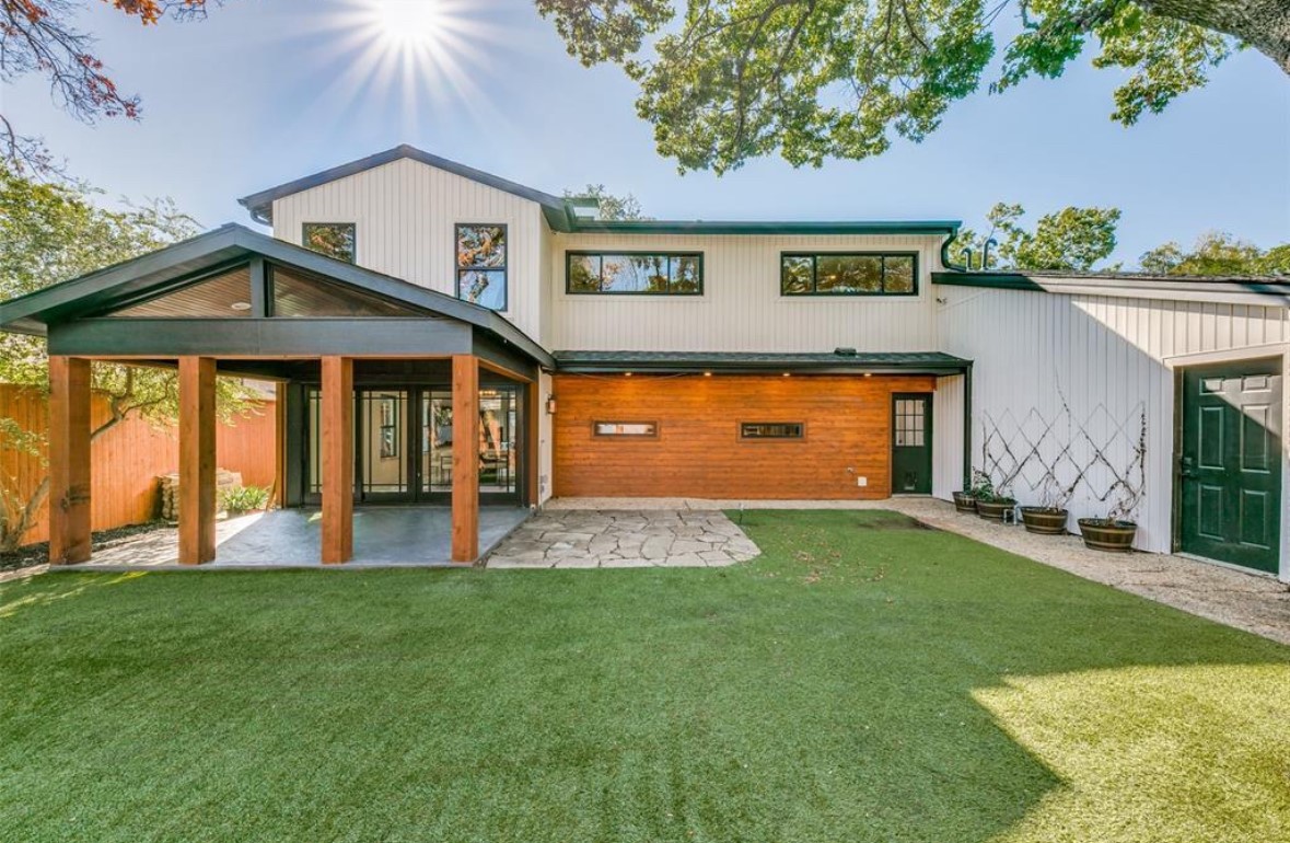 9611 Fallbrook Drive