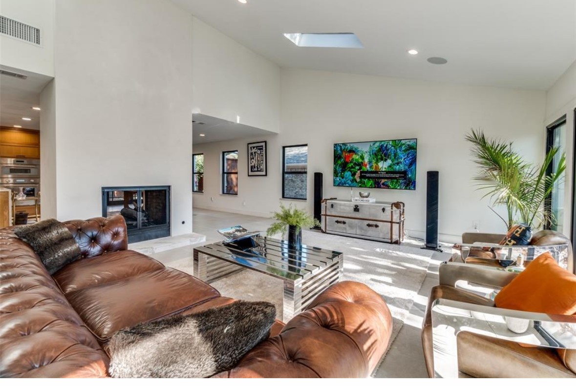 9611 Fallbrook Drive