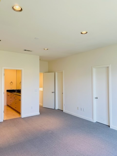 4060 Travis Street 15