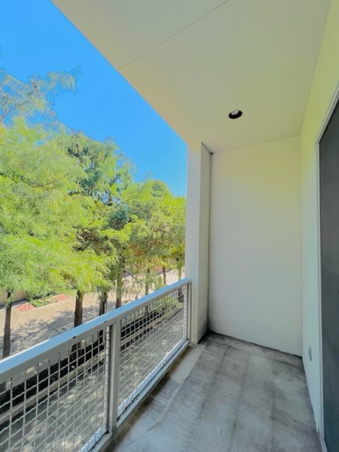 4060 Travis Street 15