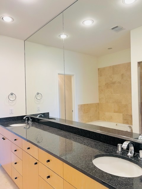 4060 Travis Street 15