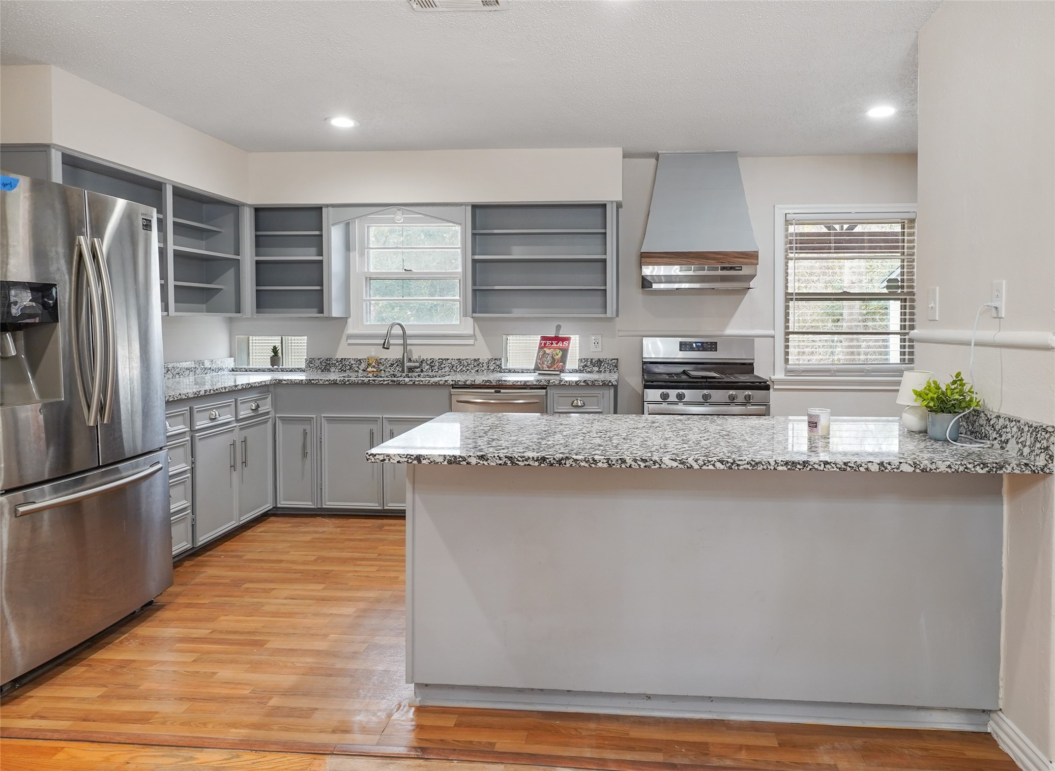 2711 Santa Cruz Drive