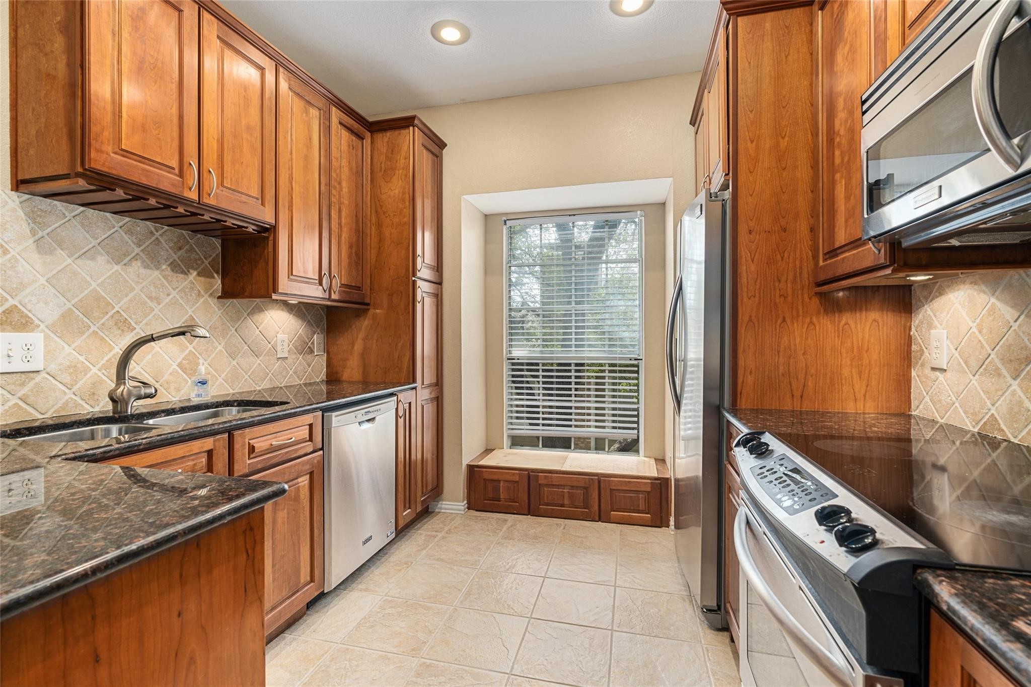 8600 Coppertowne Lane 2001