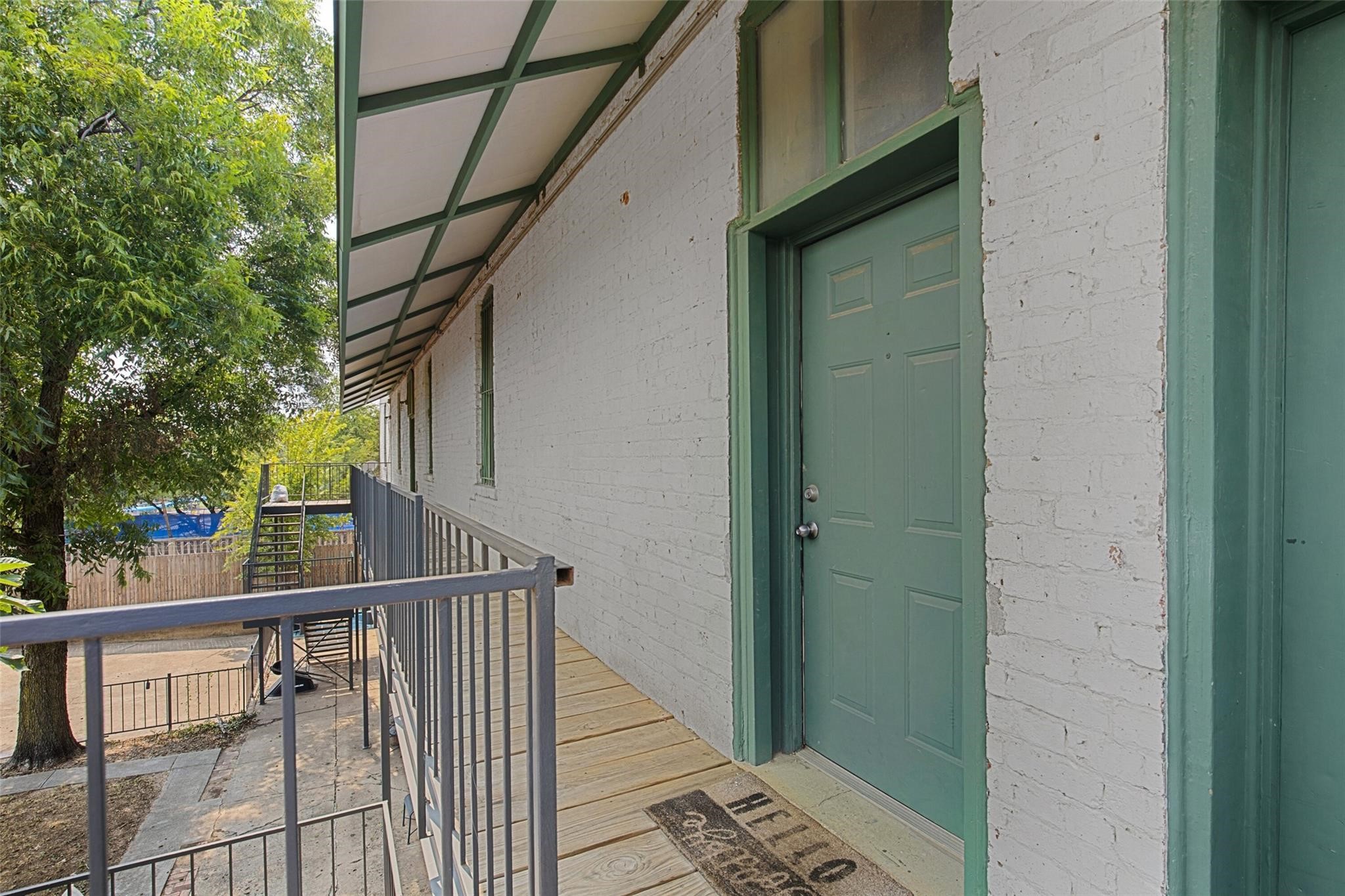 2220 S Harwood Street 206