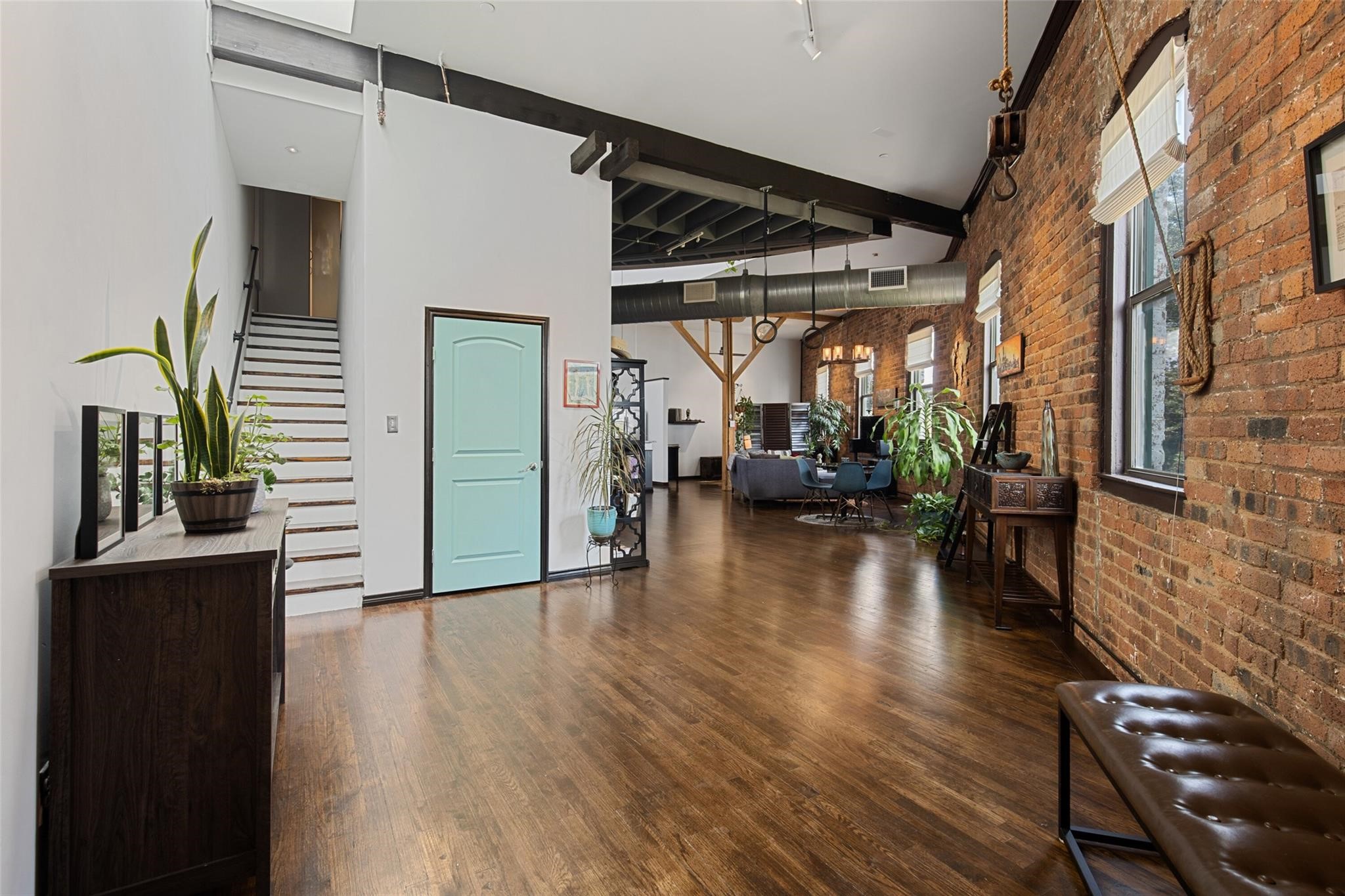 2220 S Harwood Street 206