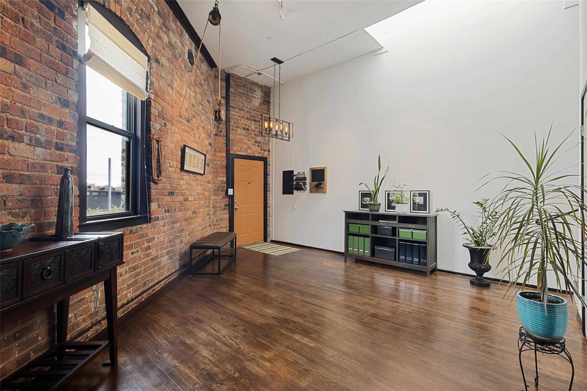 2220 S Harwood Street 206