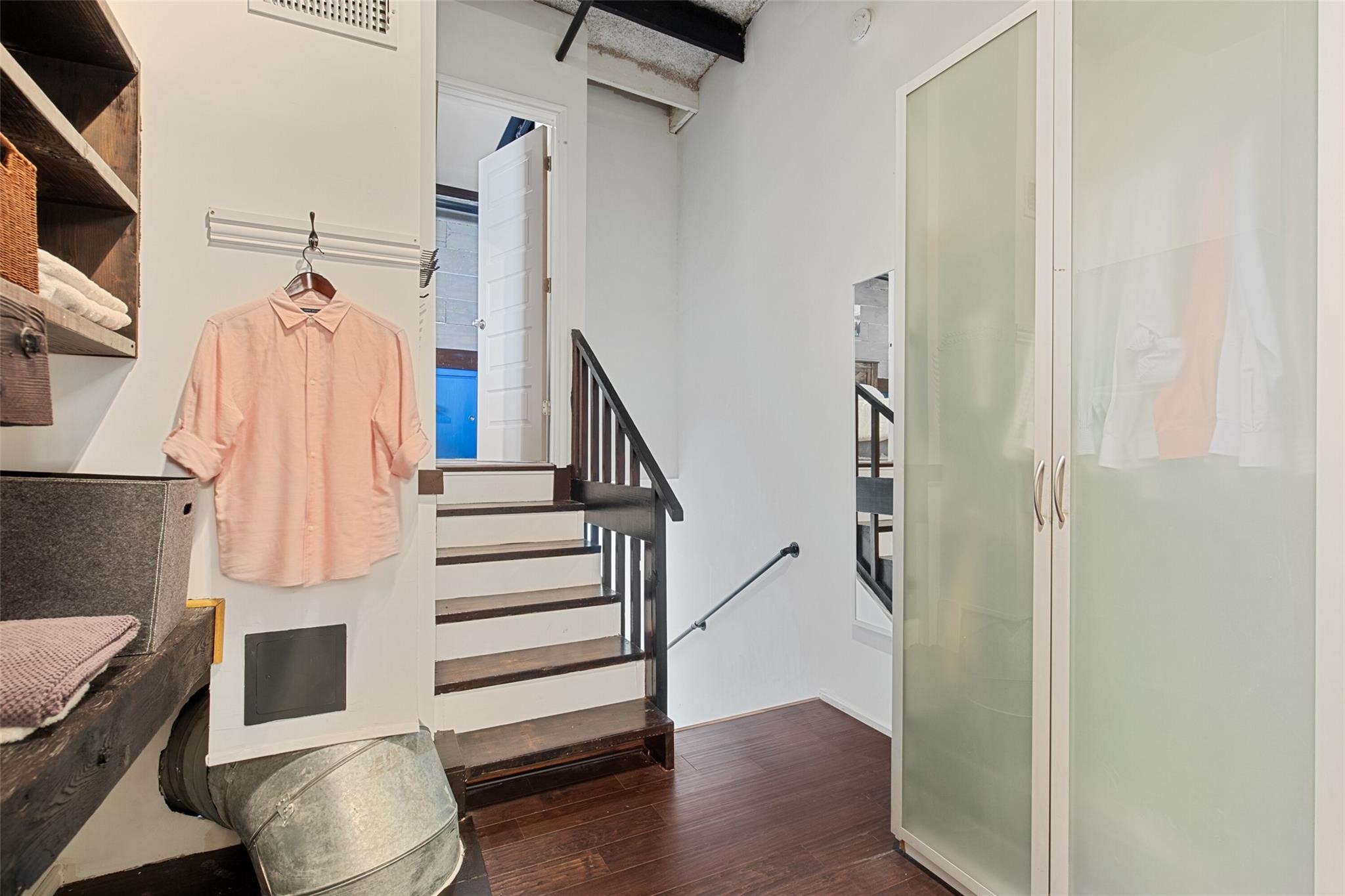 2220 S Harwood Street 206