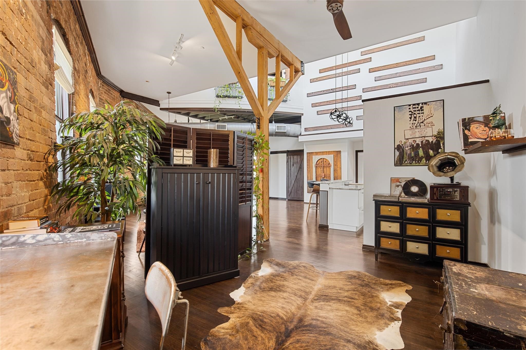 2220 S Harwood Street 206