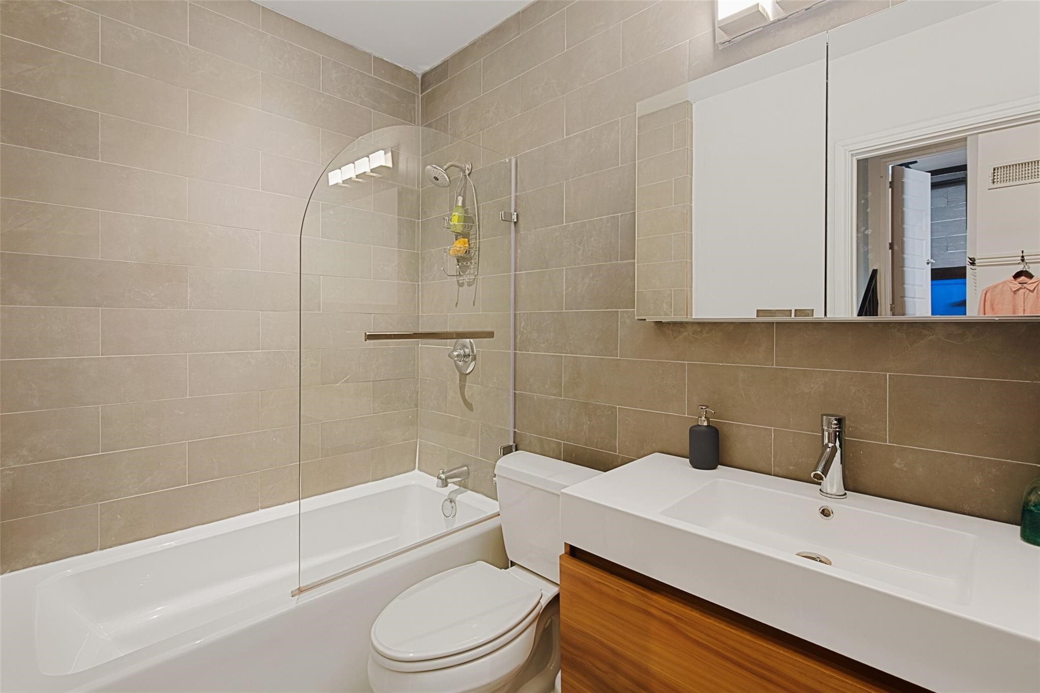 2220 S Harwood Street 206