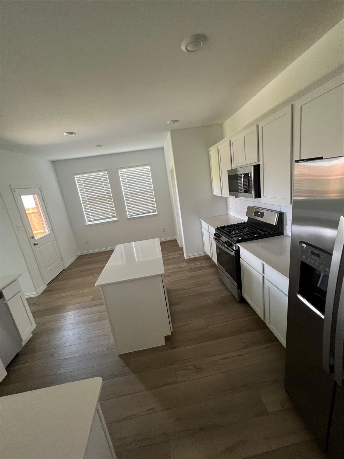 8024 Acanthus Street