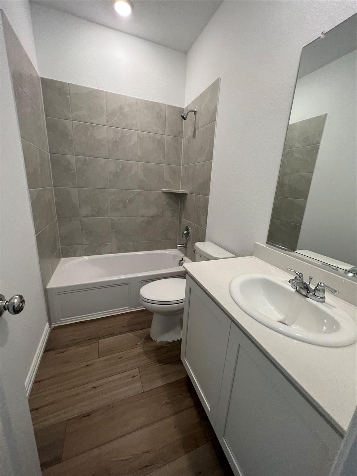 8024 Acanthus Street