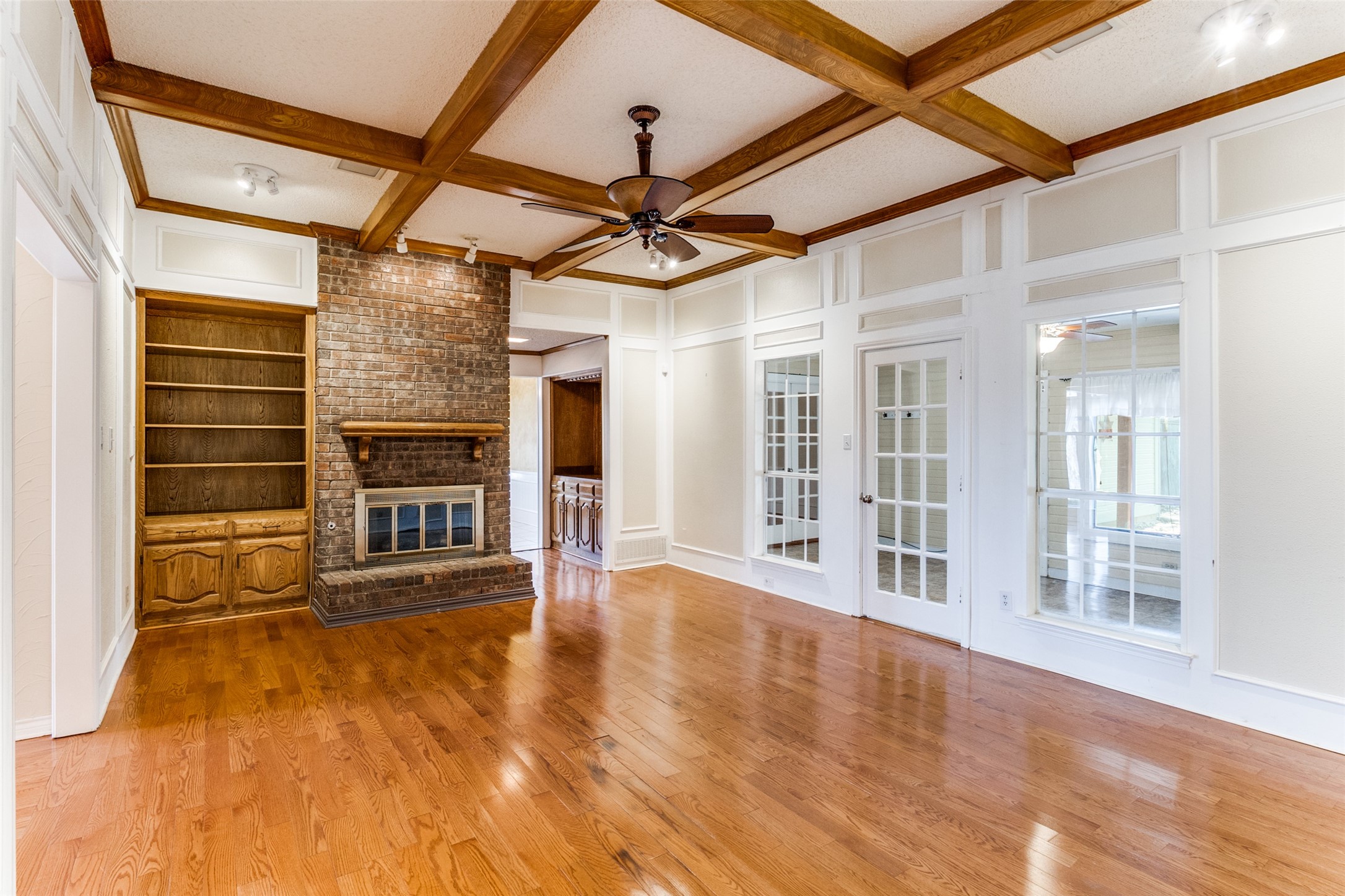 2120 Meadowview Court