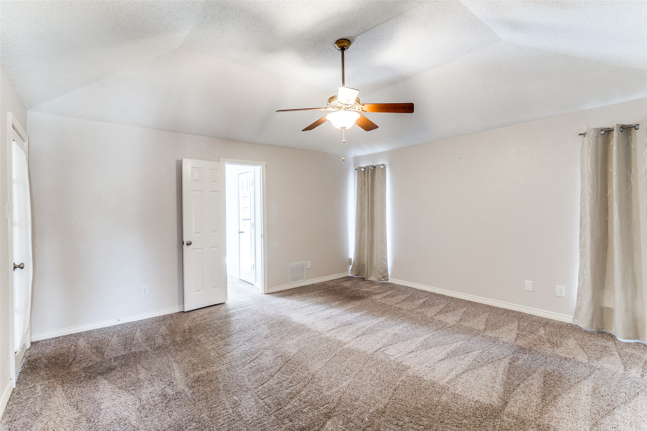 2120 Meadowview Court