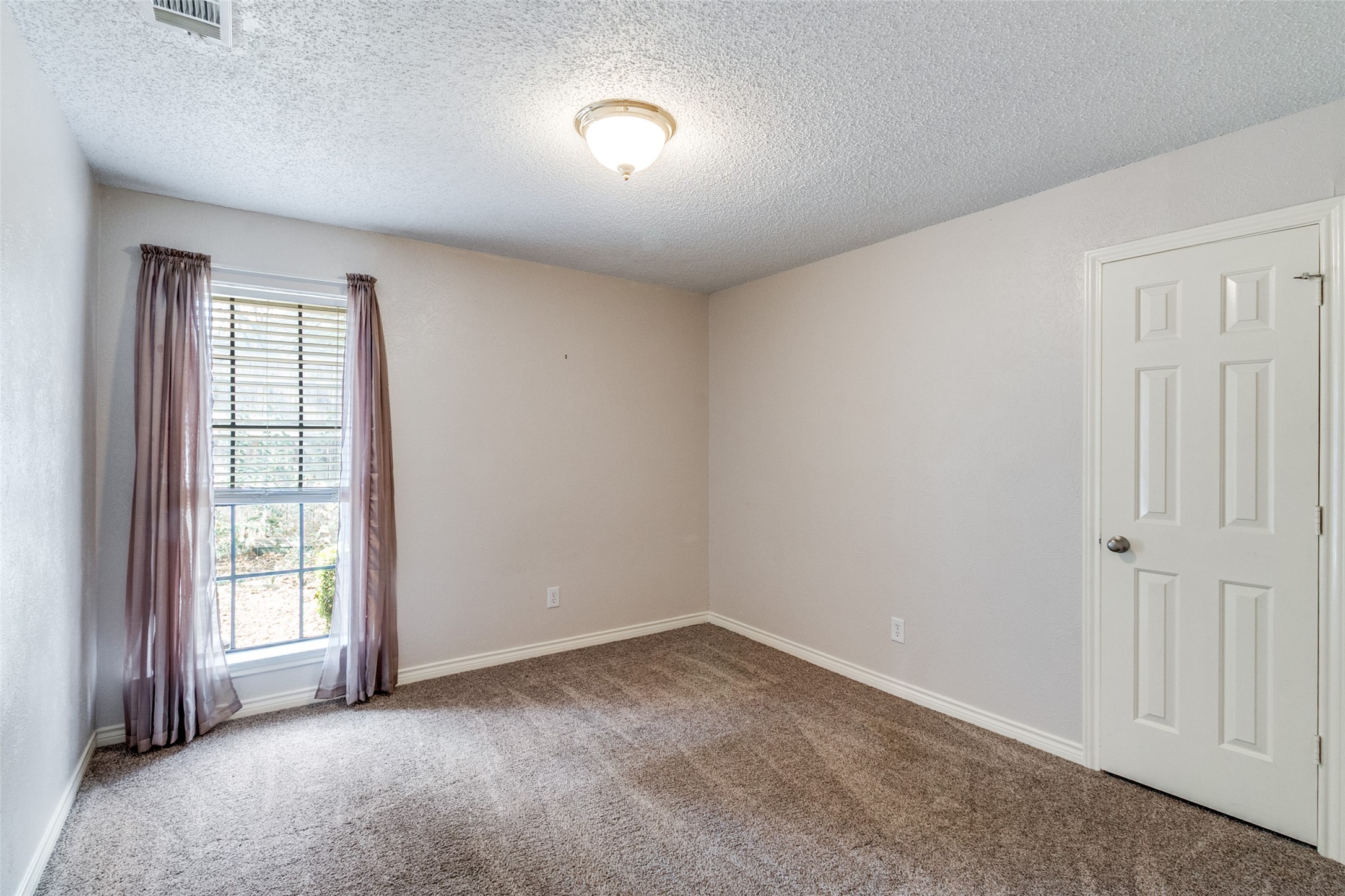 2120 Meadowview Court