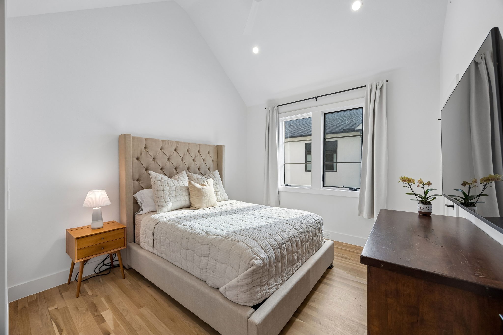 7207 Gaston Avenue 903