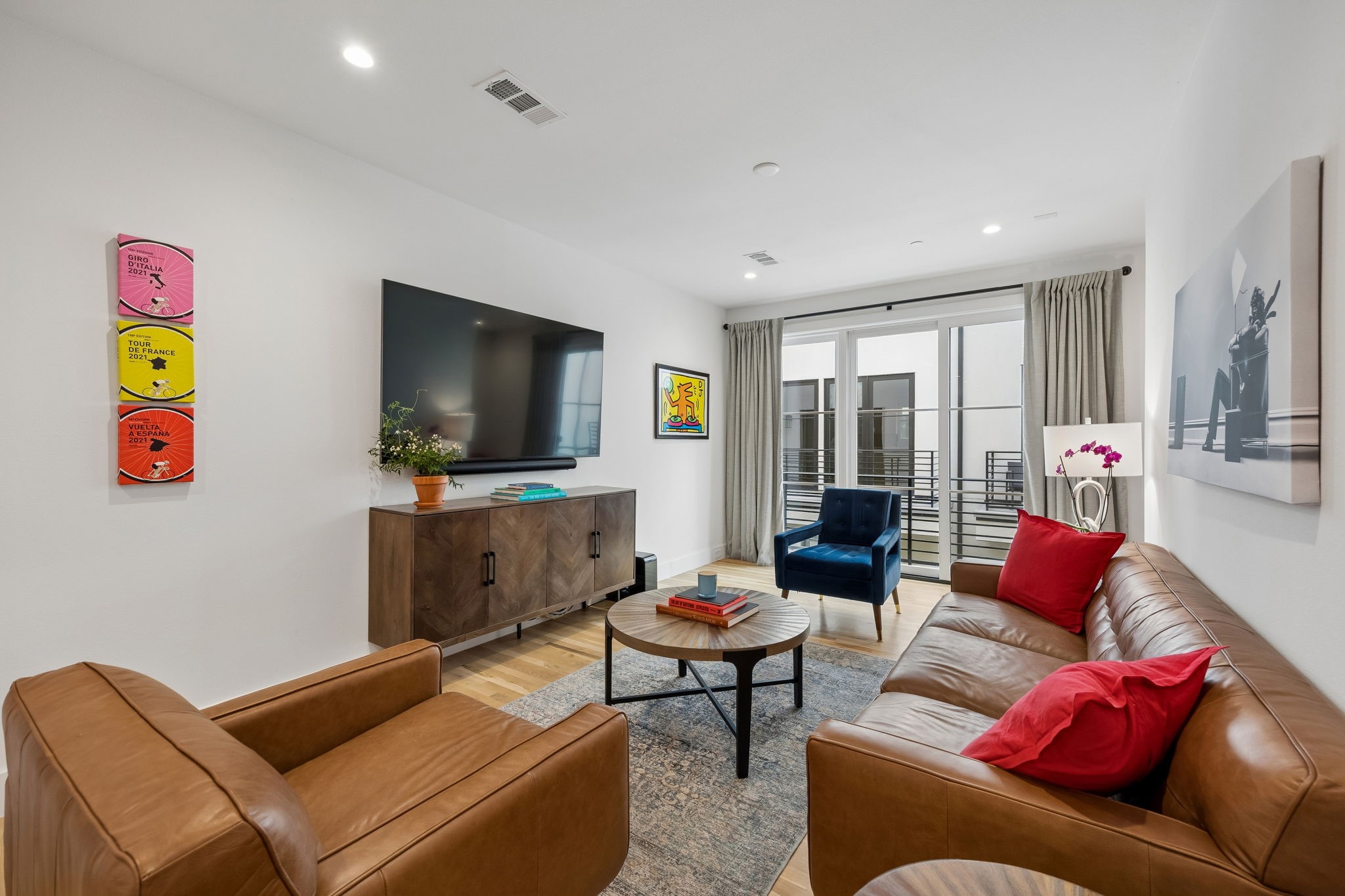 7207 Gaston Avenue 903