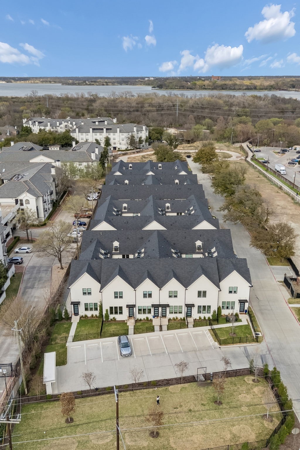 7207 Gaston Avenue 903