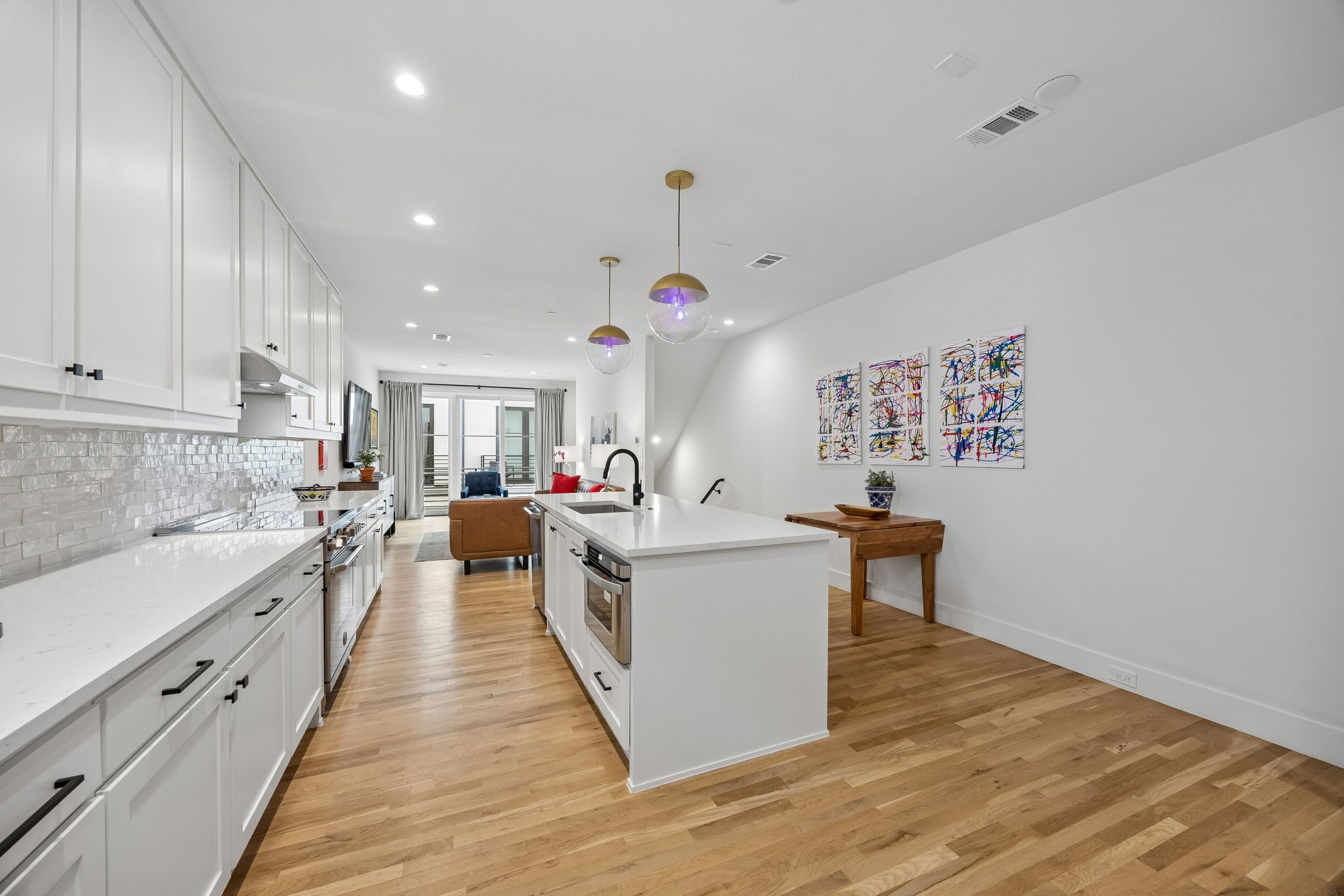 7207 Gaston Avenue 903