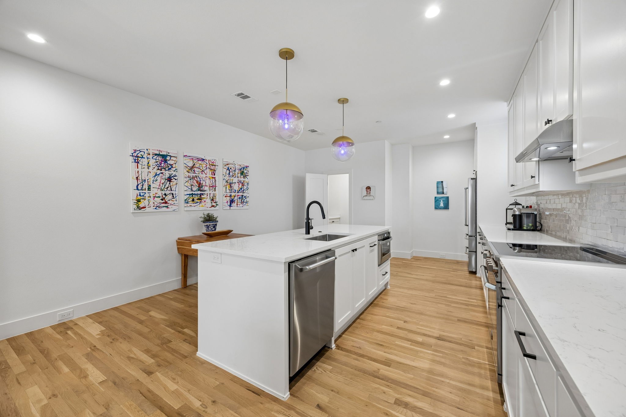 7207 Gaston Avenue 903