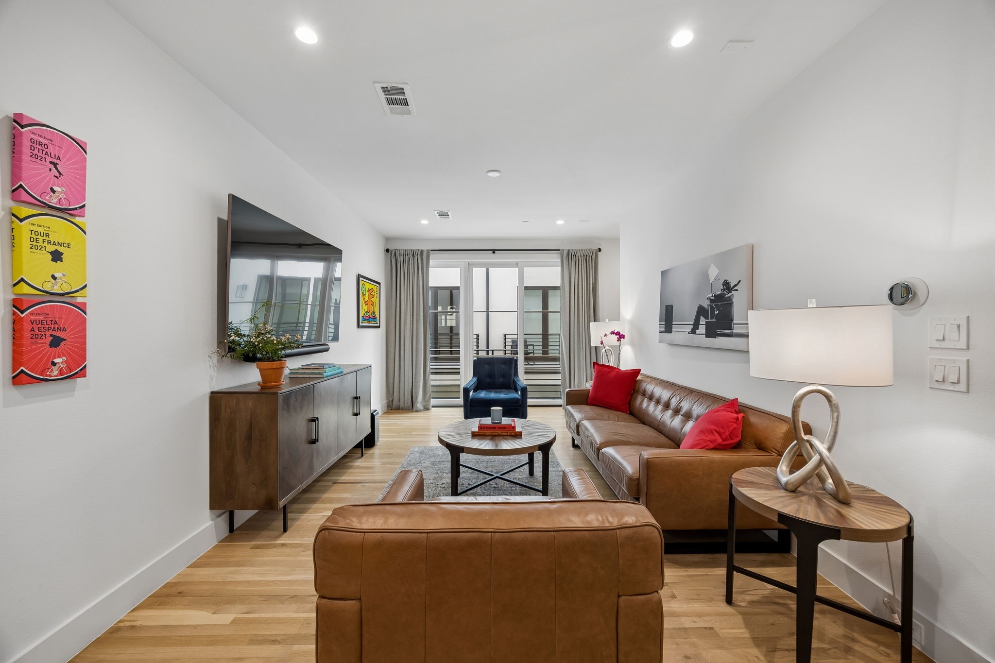 7207 Gaston Avenue 903