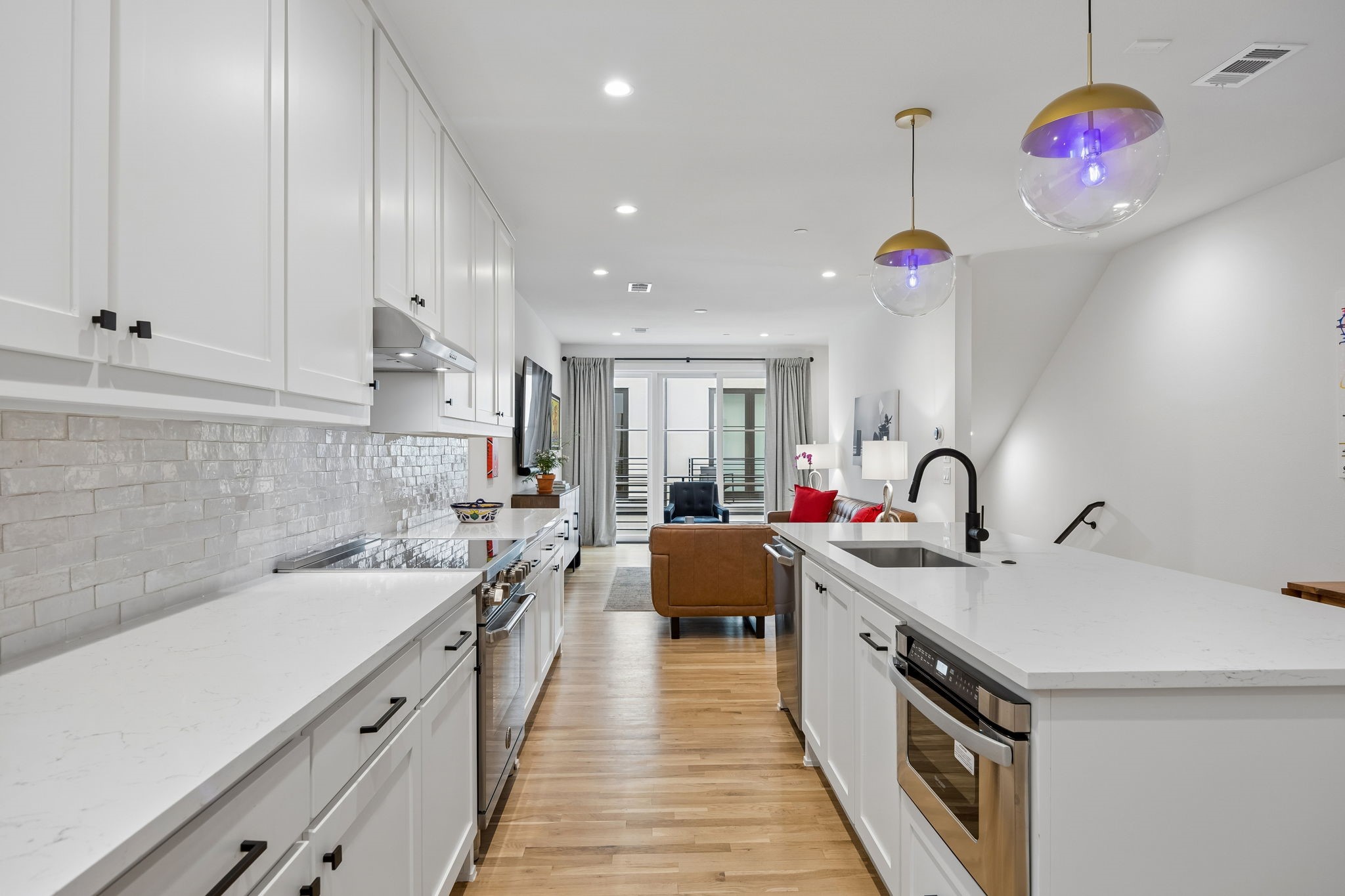 7207 Gaston Avenue 903