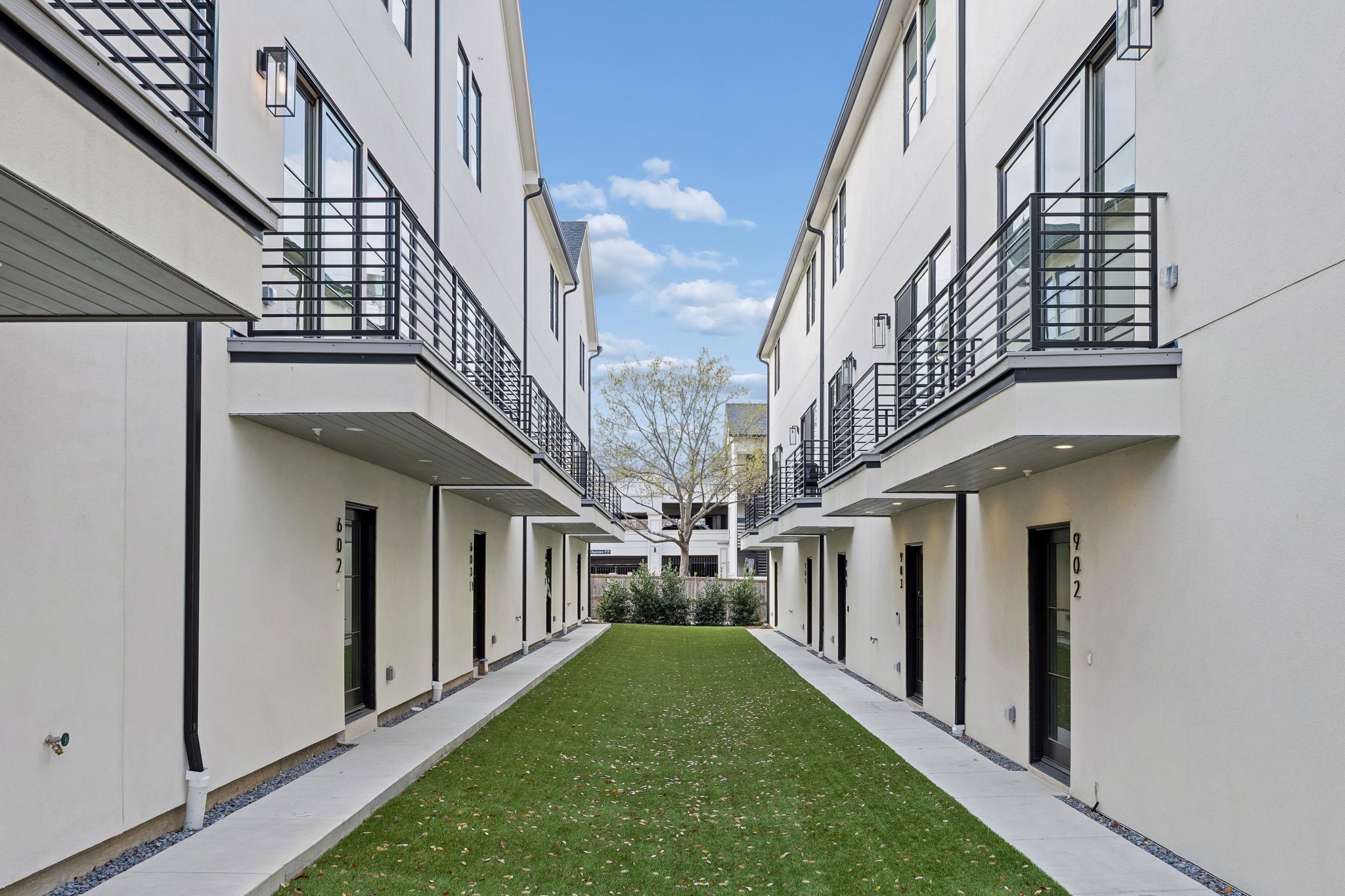 7207 Gaston Avenue 903