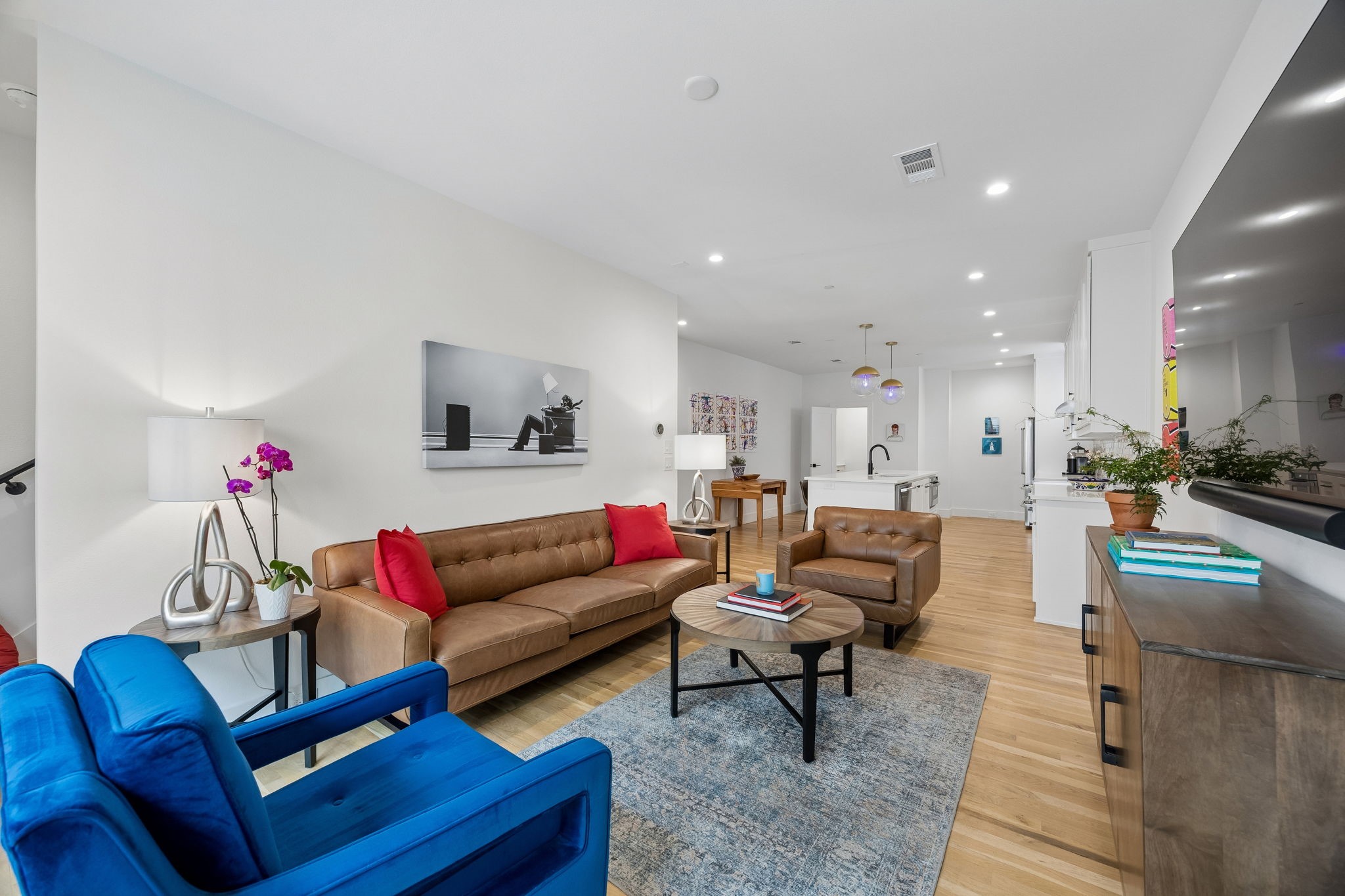 7207 Gaston Avenue 903