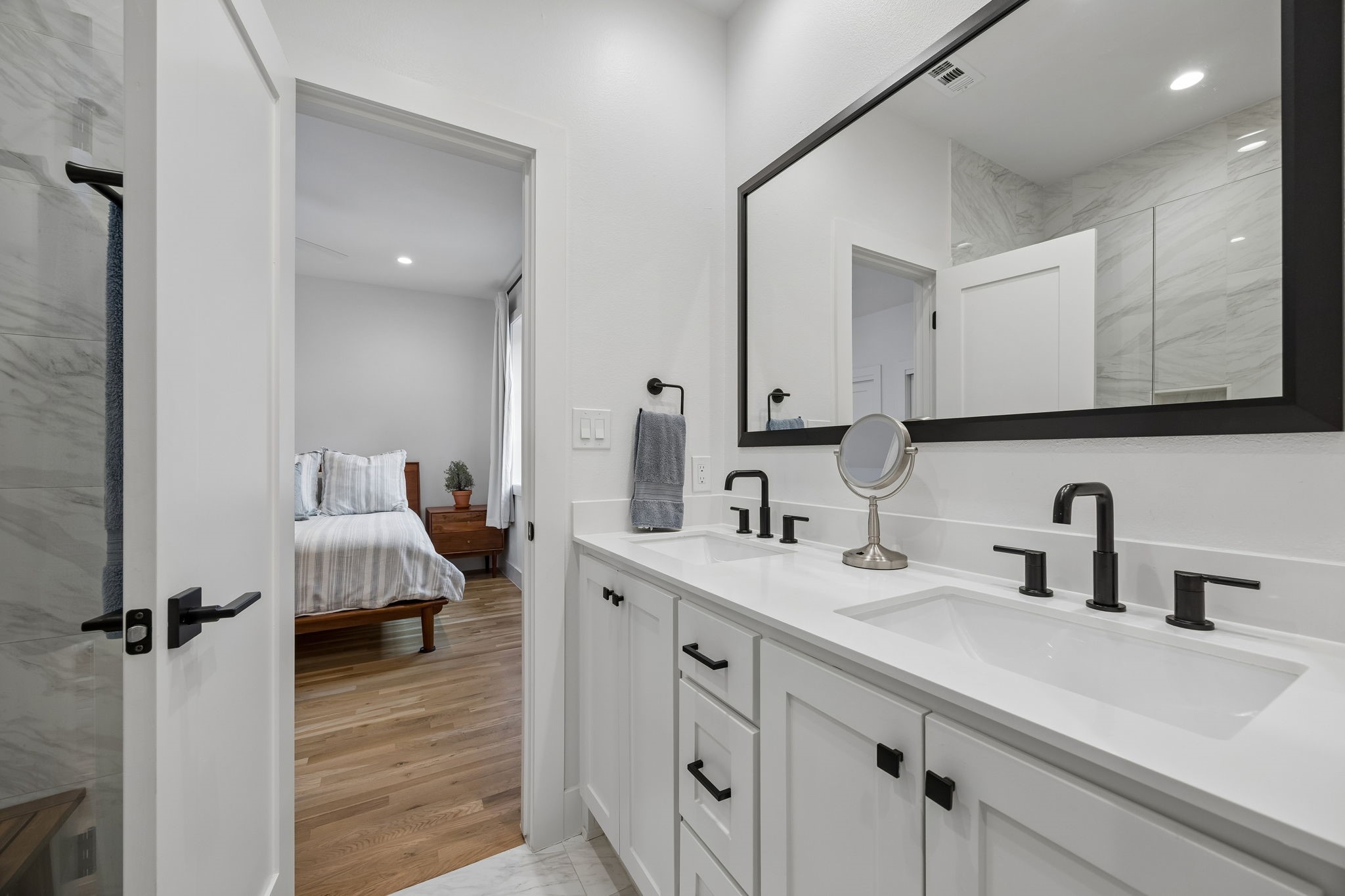 7207 Gaston Avenue 903