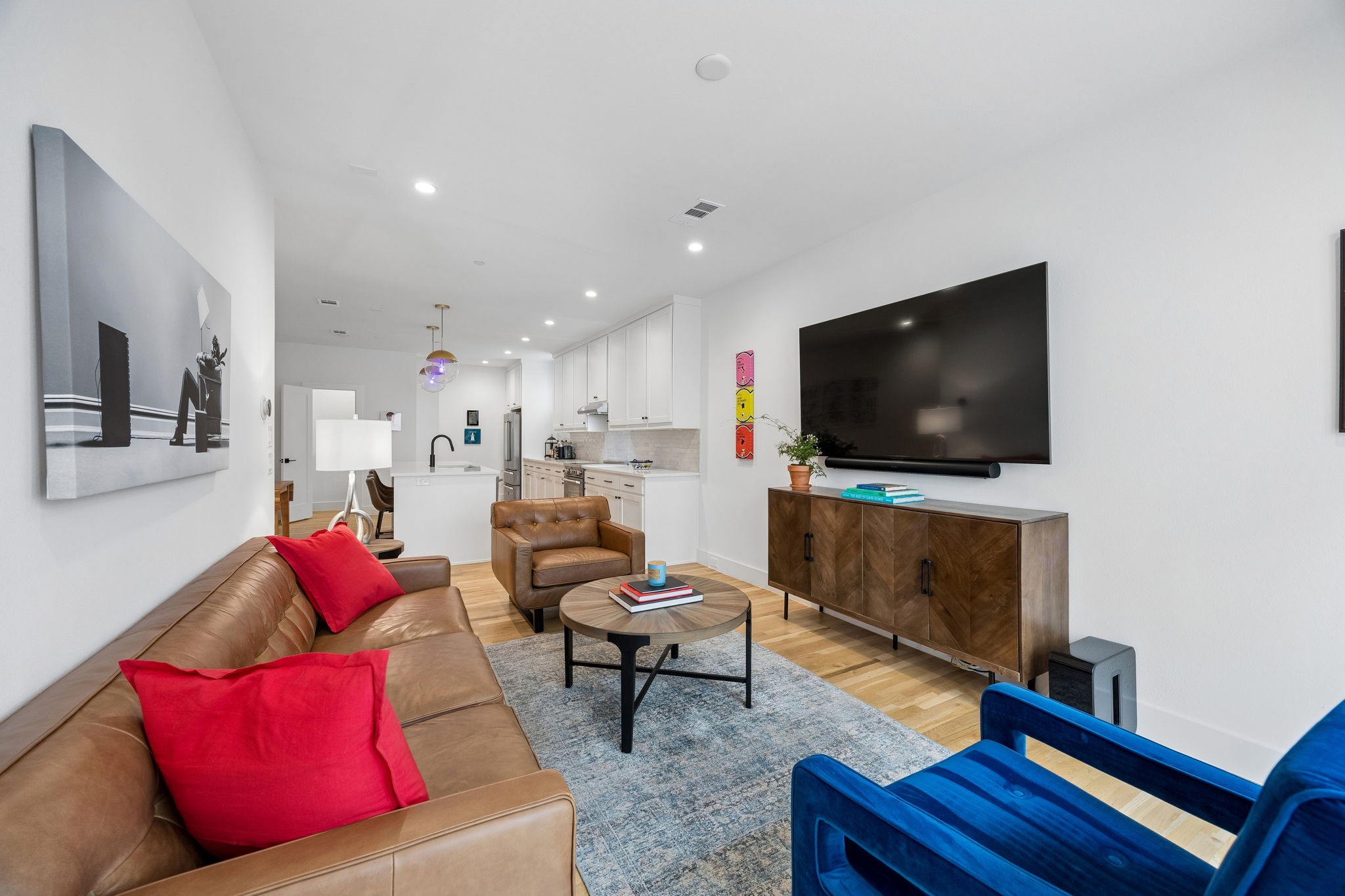 7207 Gaston Avenue 903