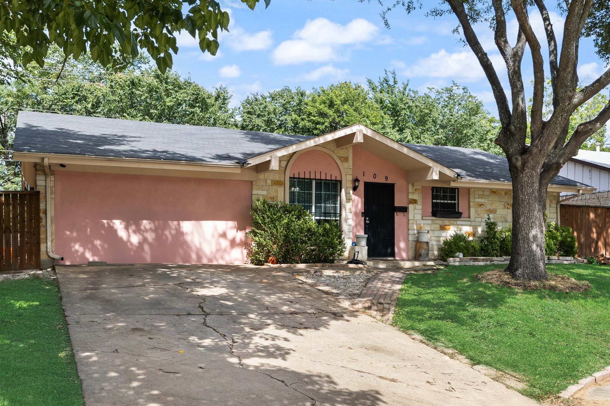 109 Ridgeway Circle