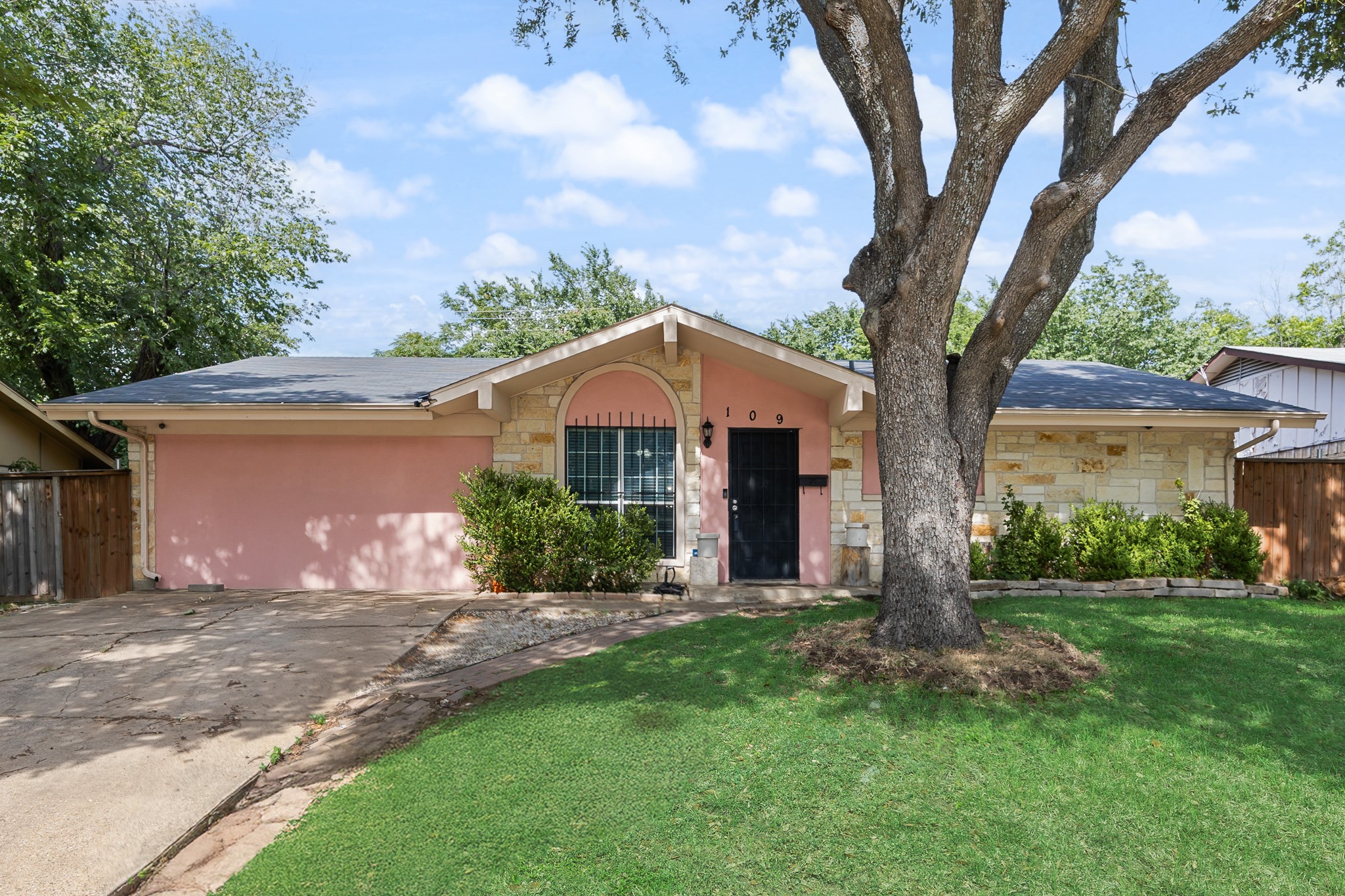 109 Ridgeway Circle