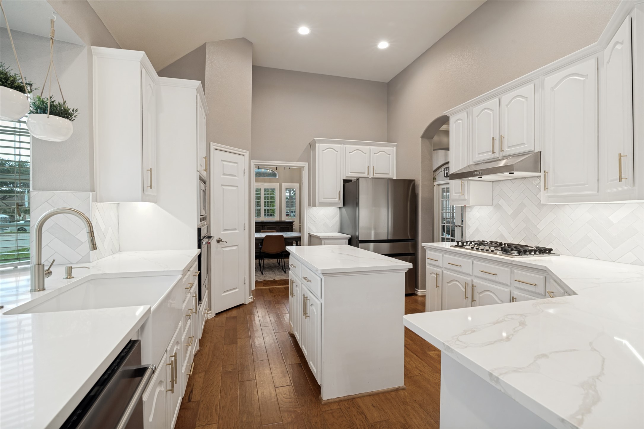 10413 Broadmoor Lane
