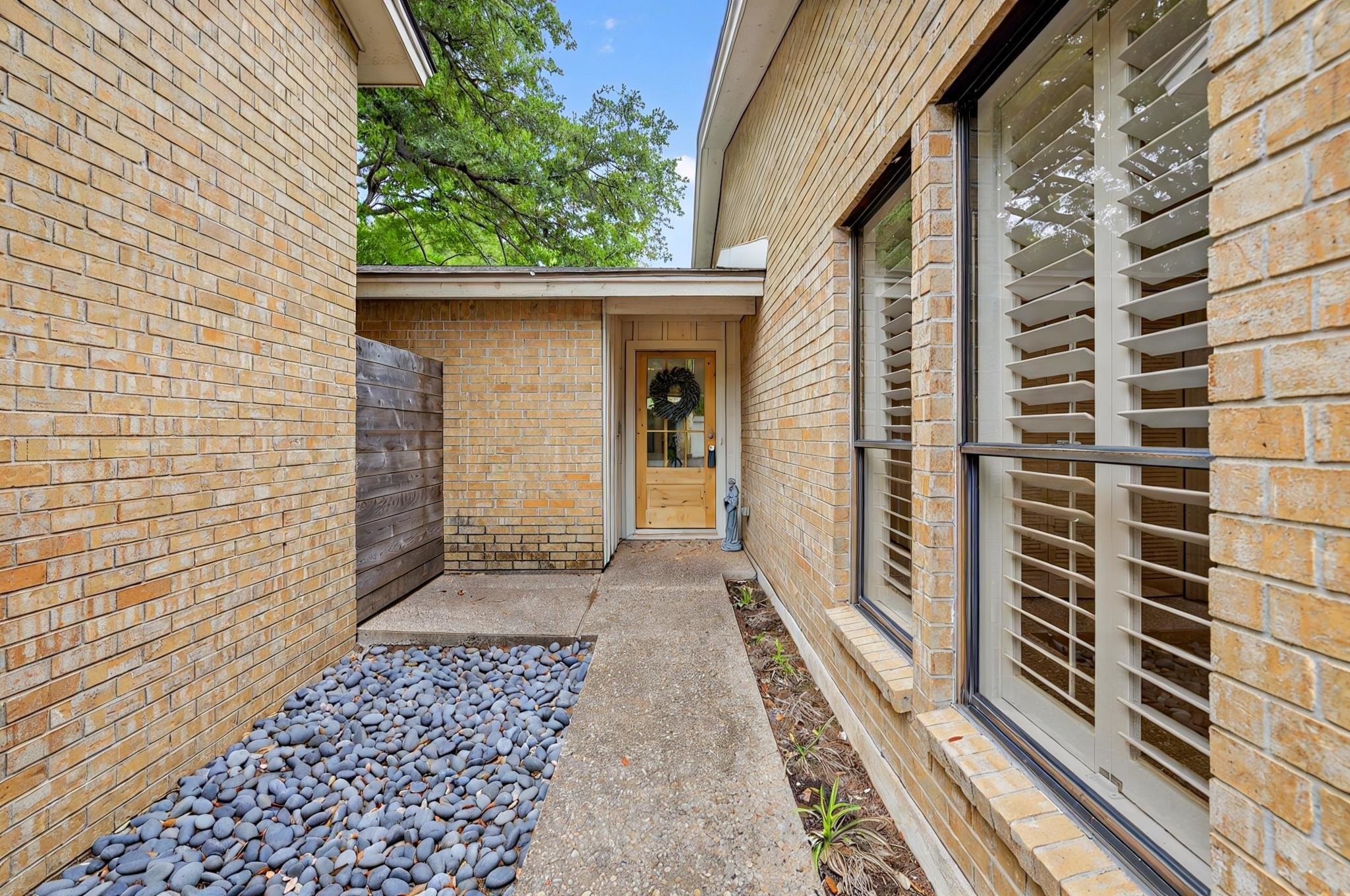 3701 Hulen Park Drive