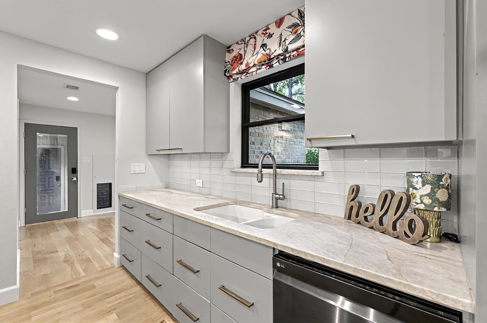 3701 Hulen Park Drive
