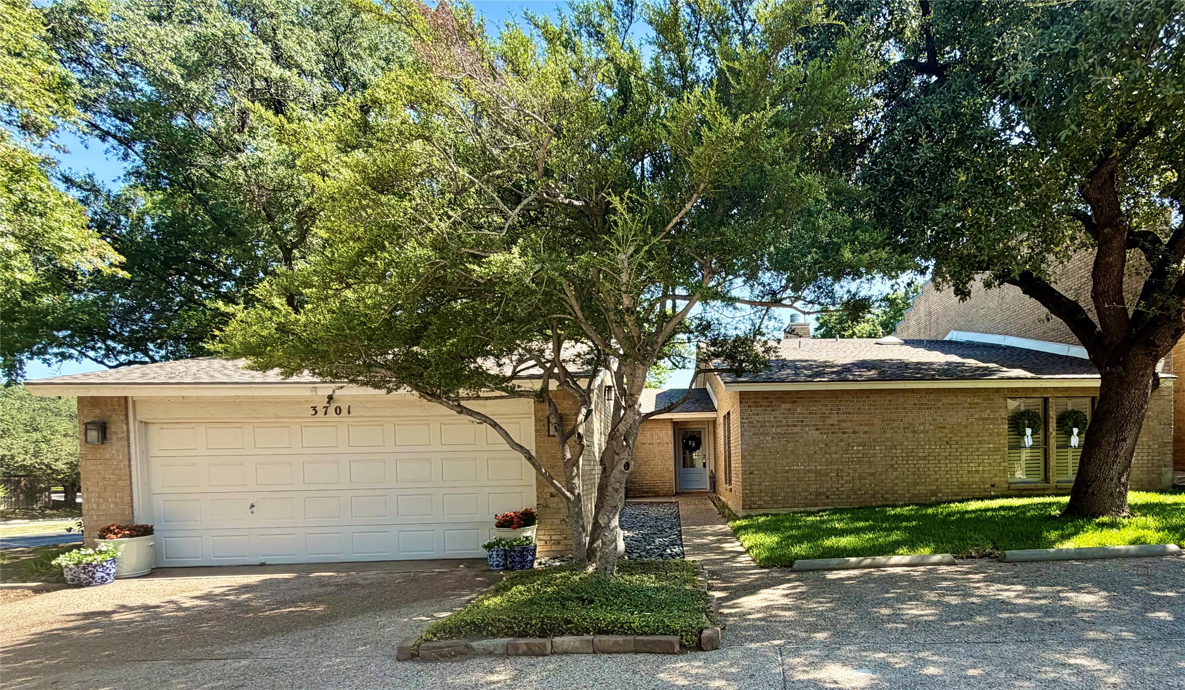 3701 Hulen Park Drive
