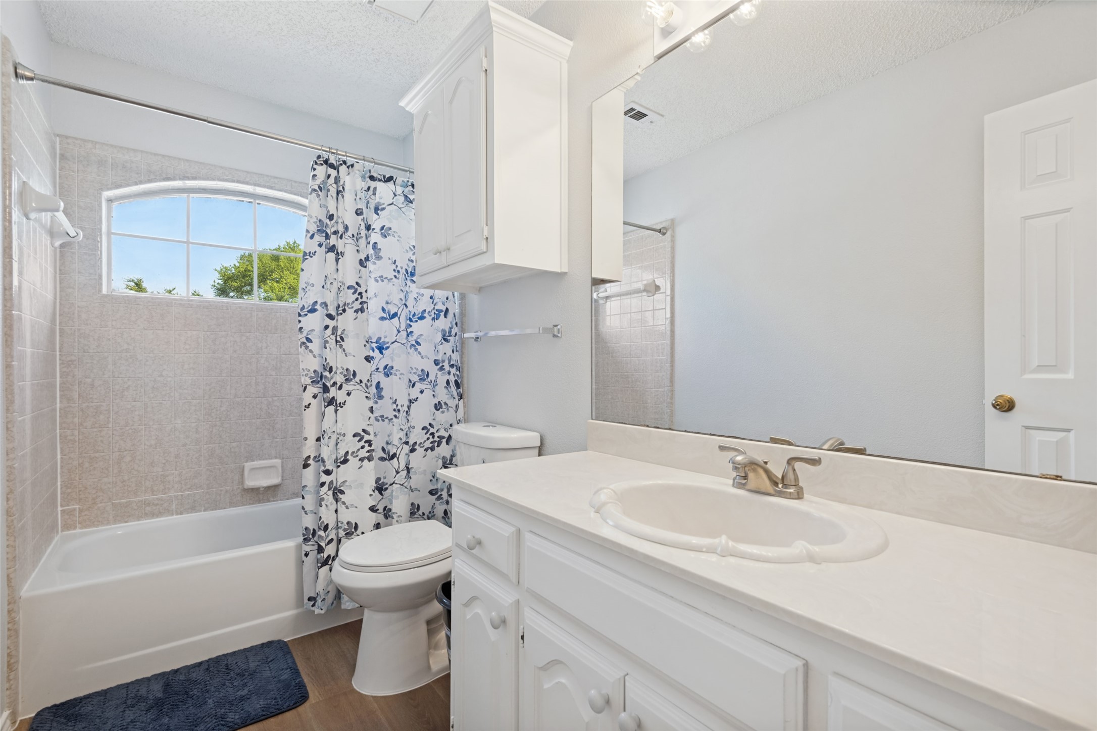 8914 Greenwood Trail