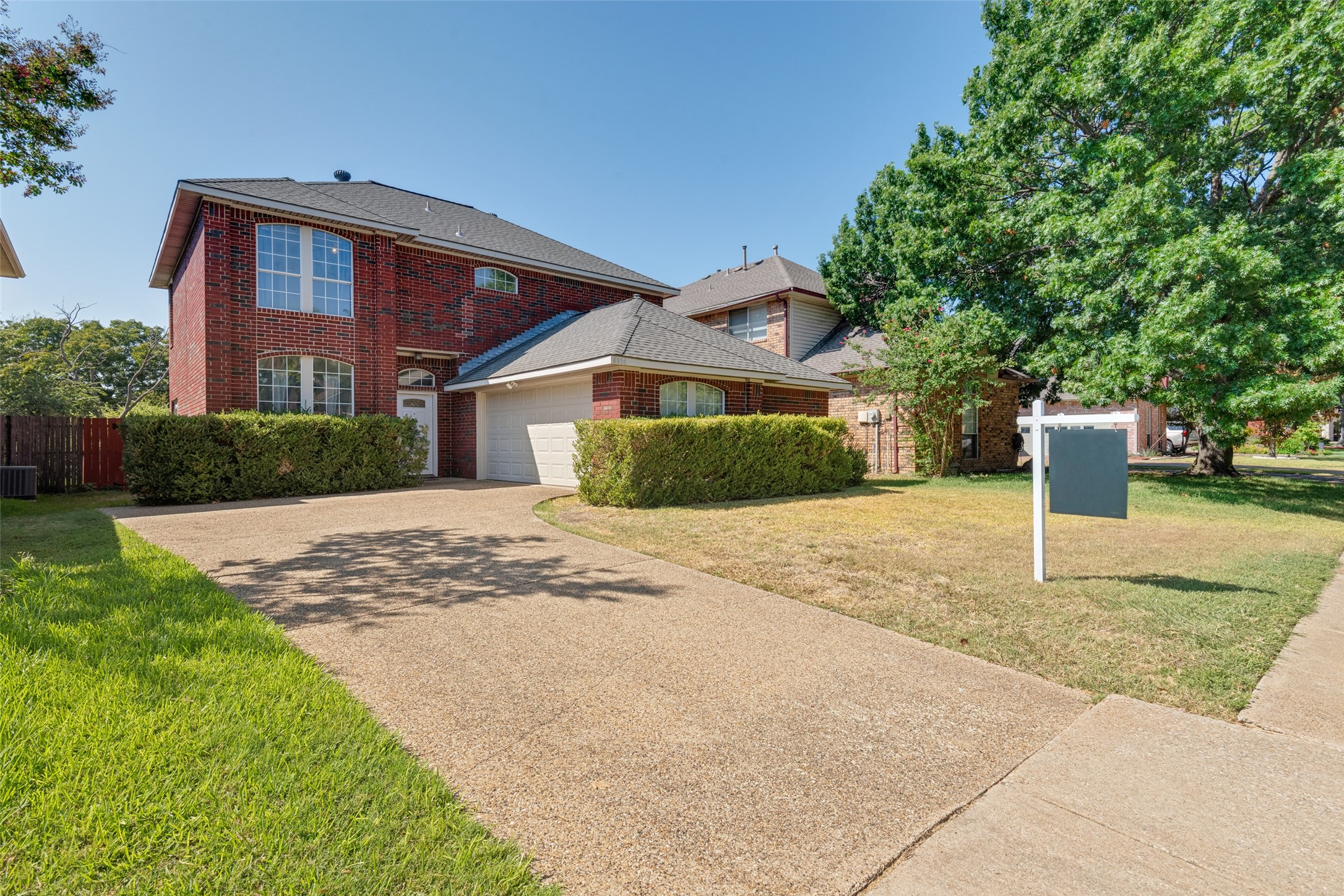 8914 Greenwood Trail