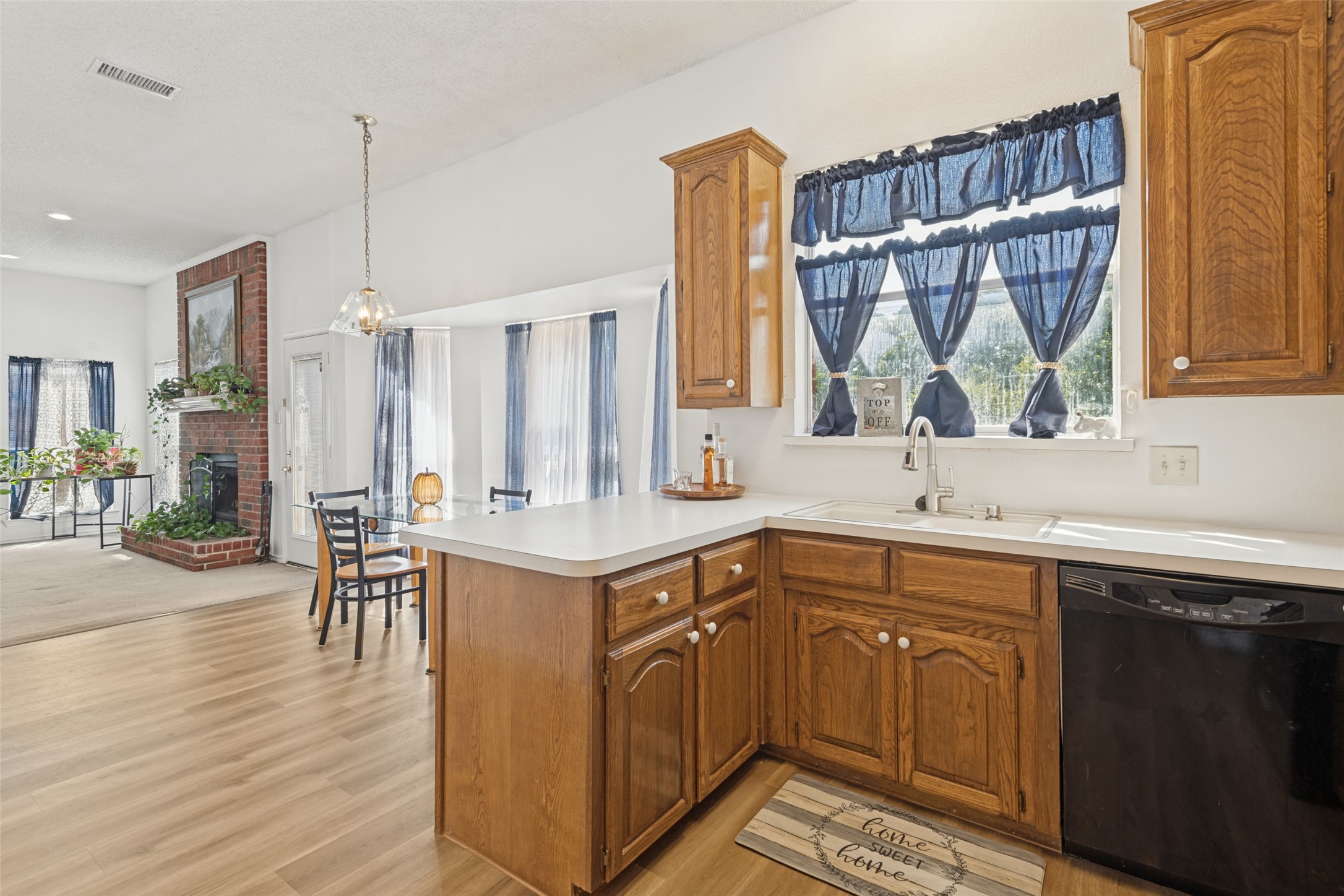8914 Greenwood Trail