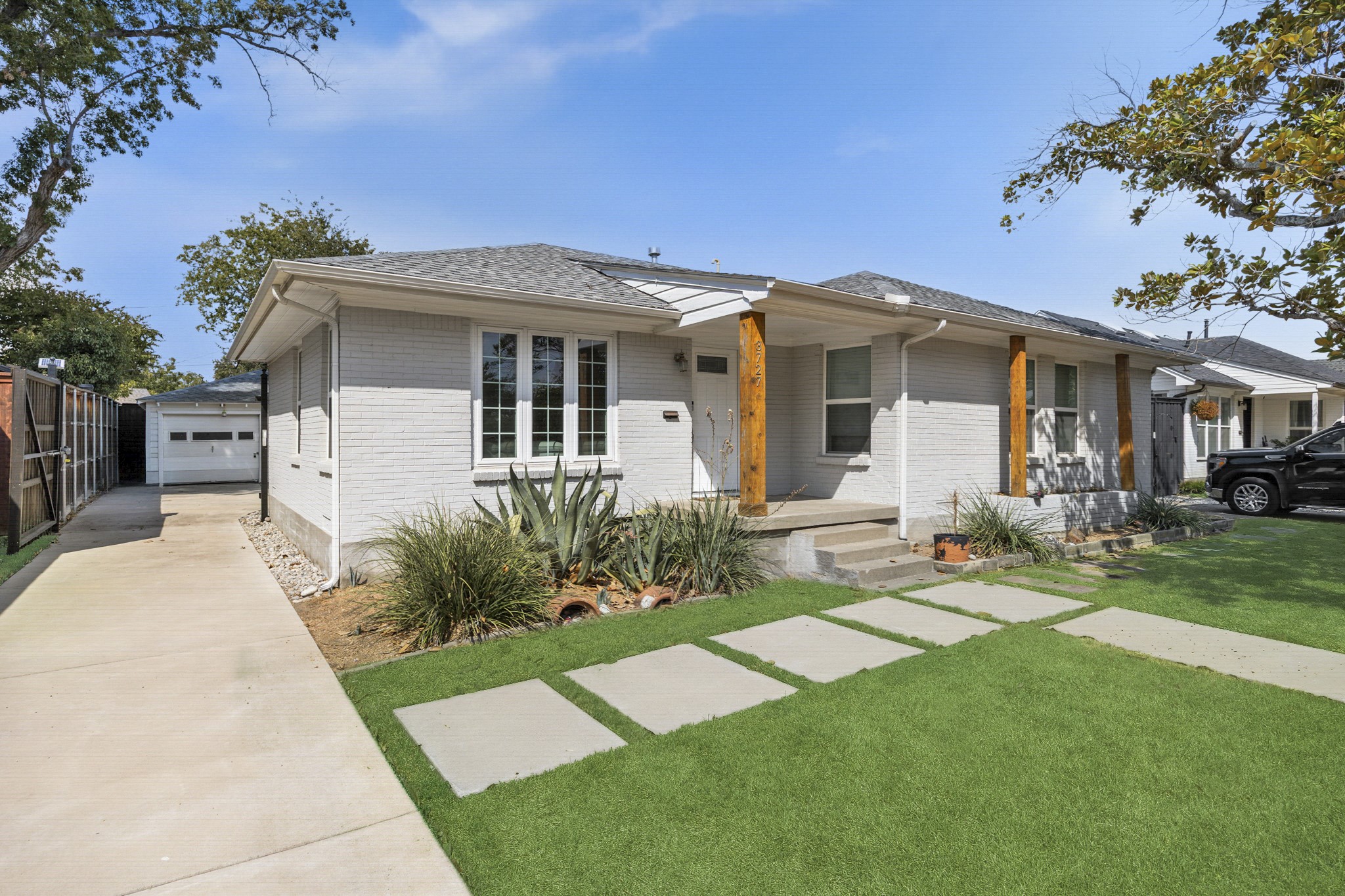 3727 Hawick Lane