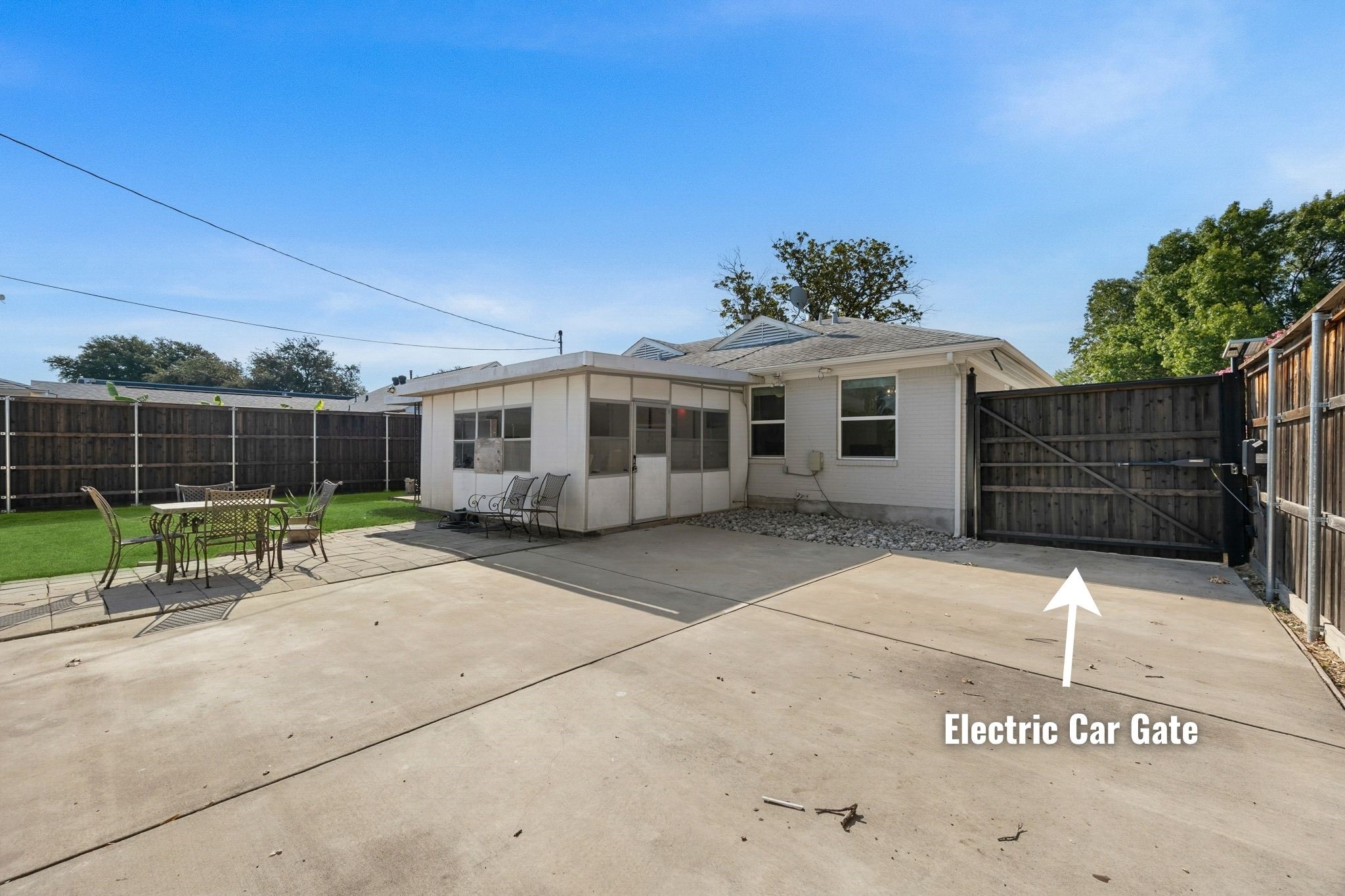 3727 Hawick Lane