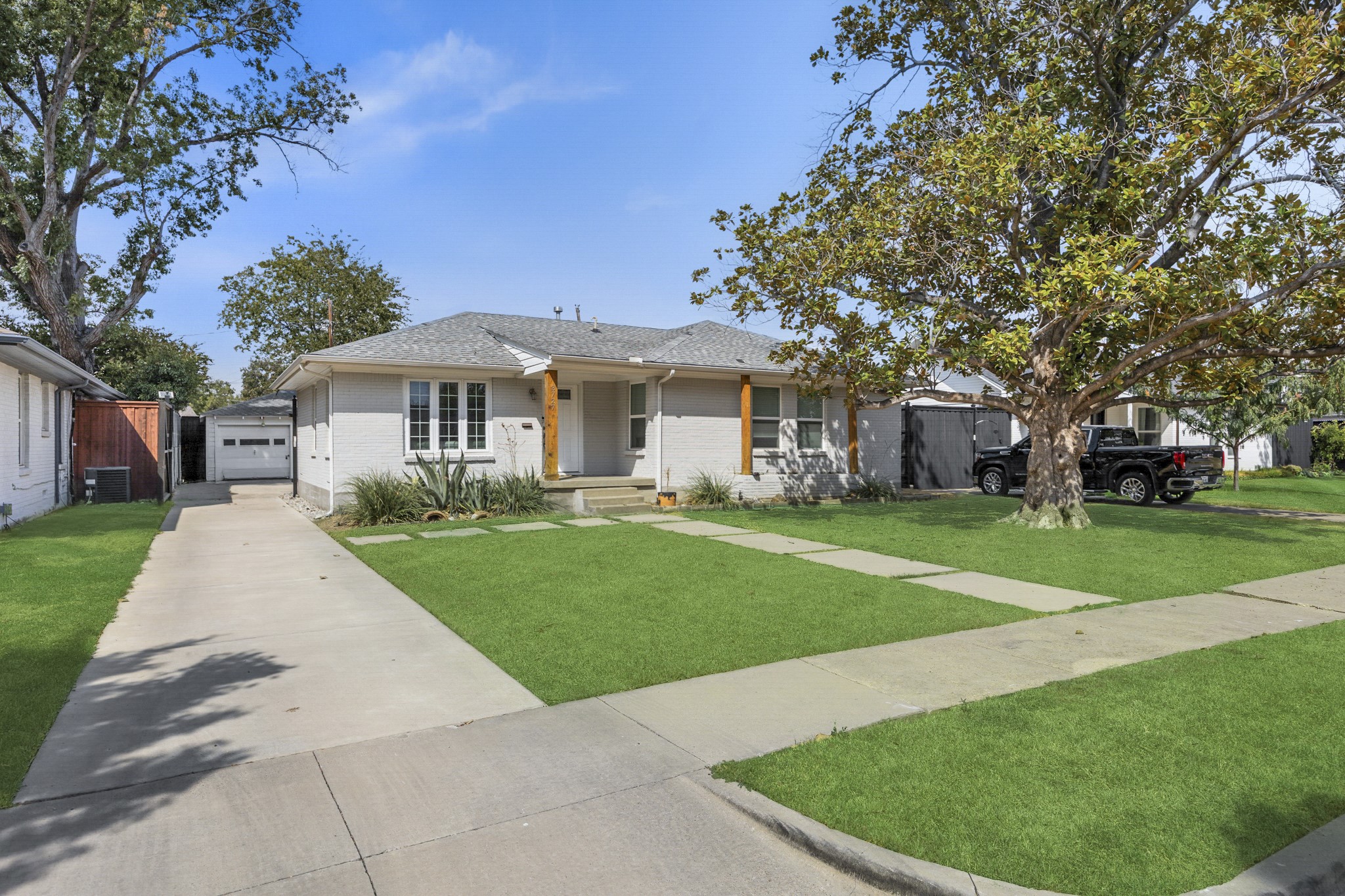 3727 Hawick Lane